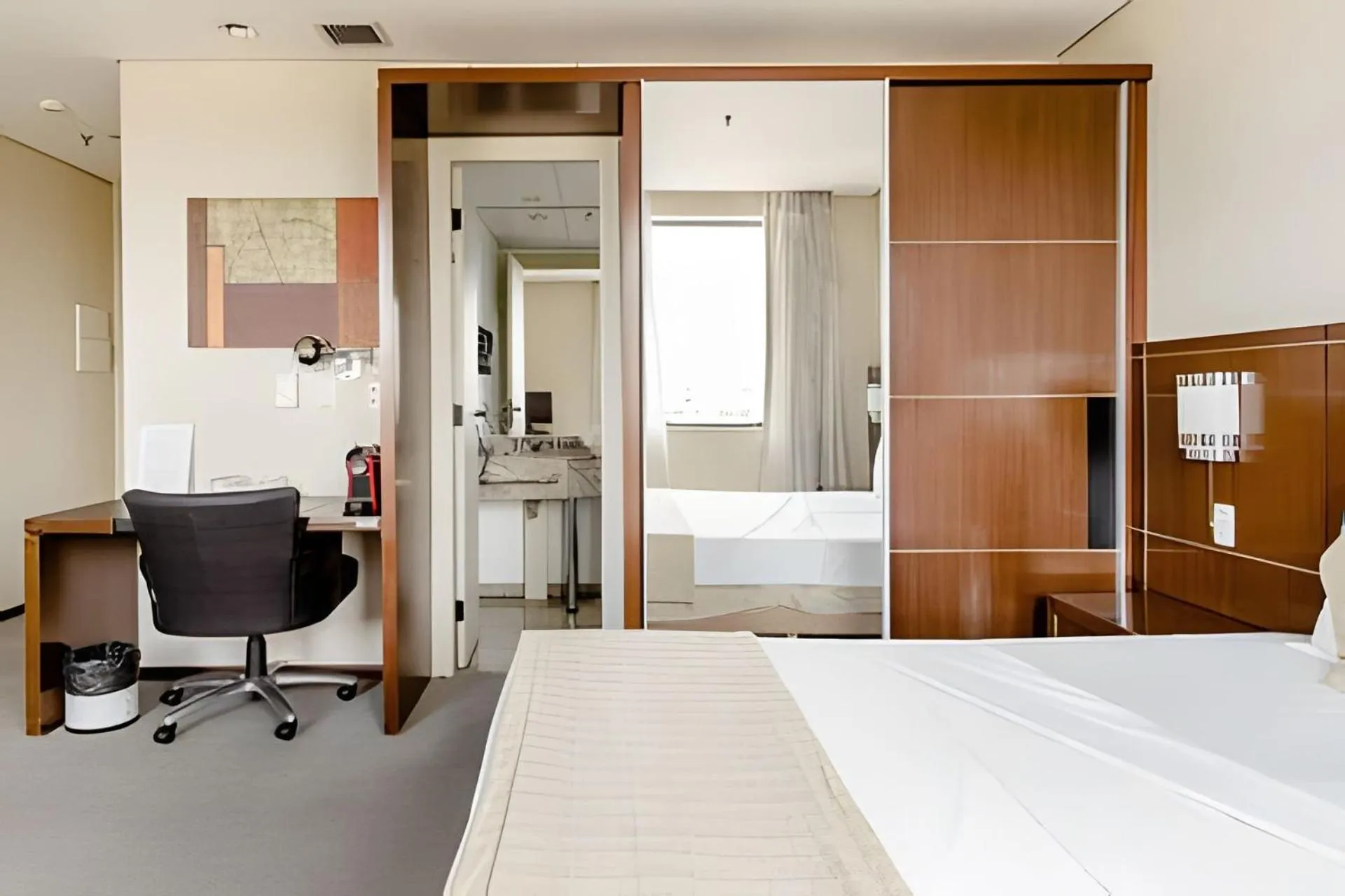 Bedroom, Bed in Hospedez - Flat Osasco Trade Center