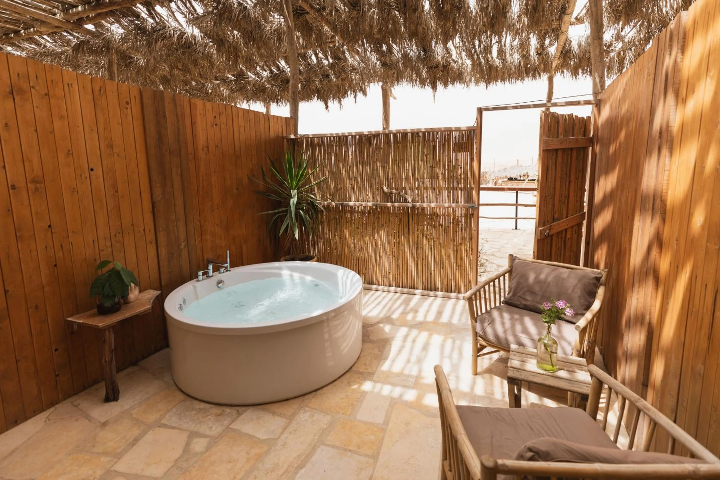 Bath in Jacob Mitzpe Ramon