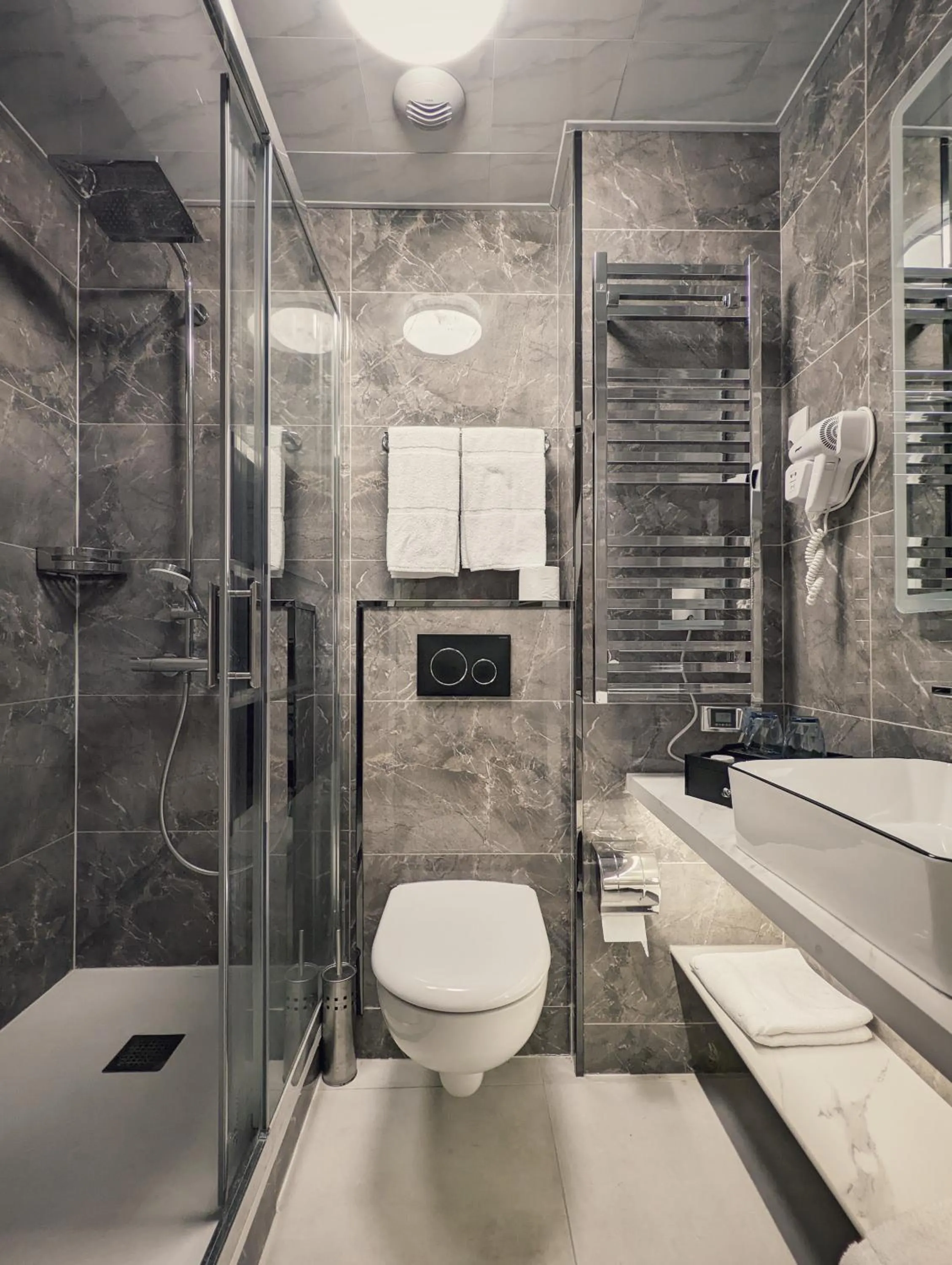 Bathroom in KYRIAD ROUEN SUD - Sotteville les Rouen