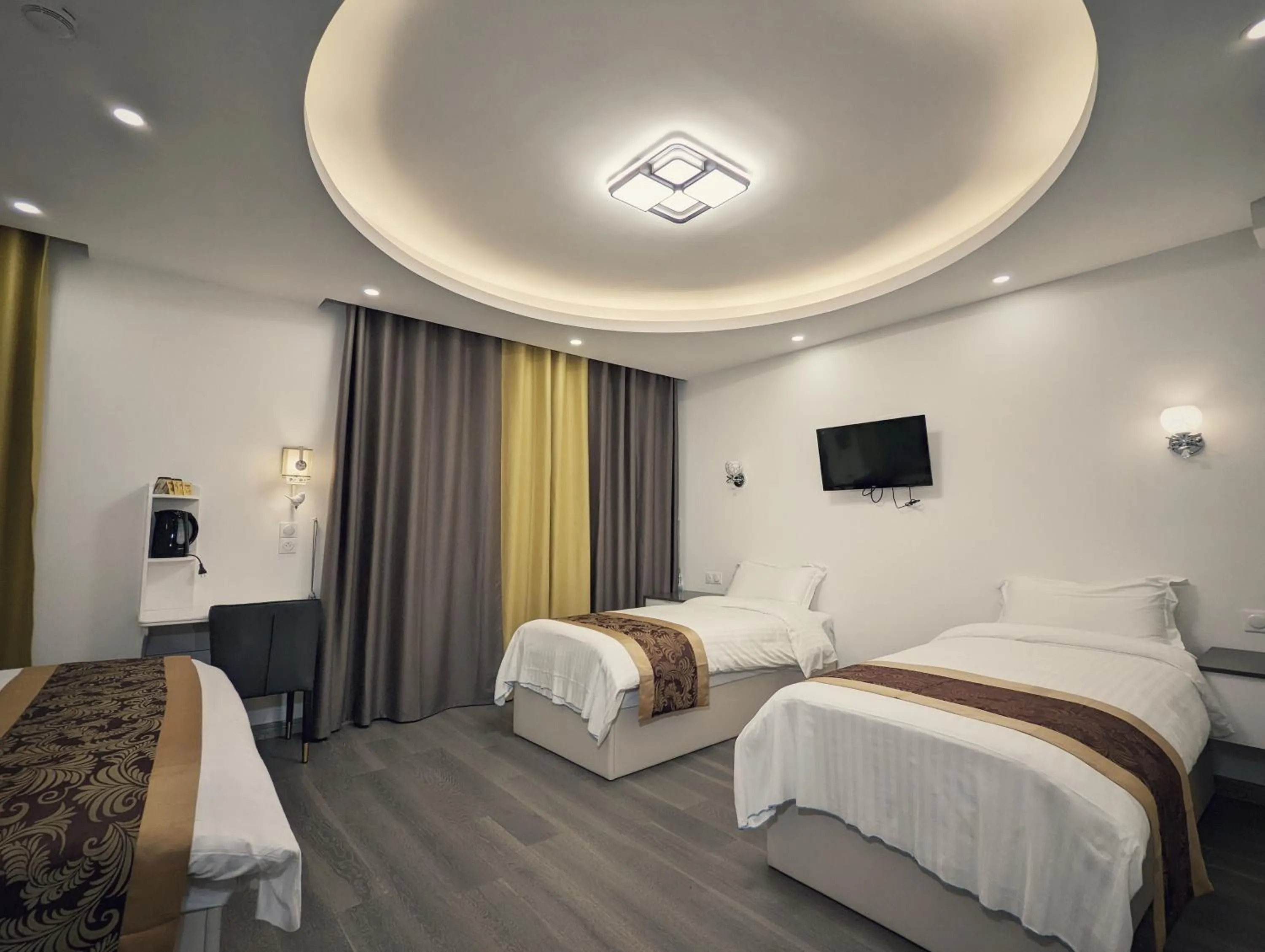 Bedroom, Bed in KYRIAD ROUEN SUD - Sotteville les Rouen