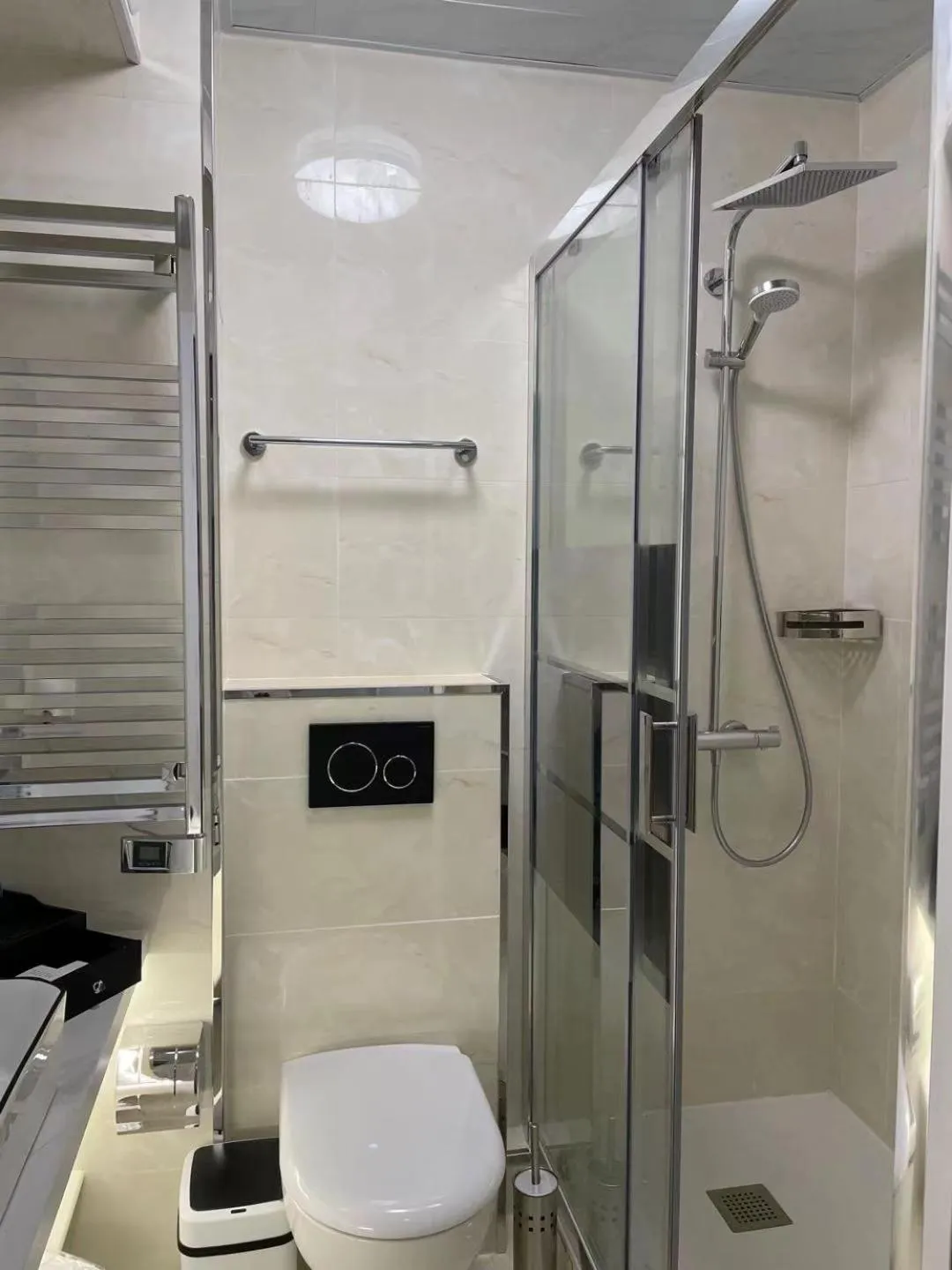 Toilet in KYRIAD ROUEN SUD - Sotteville les Rouen