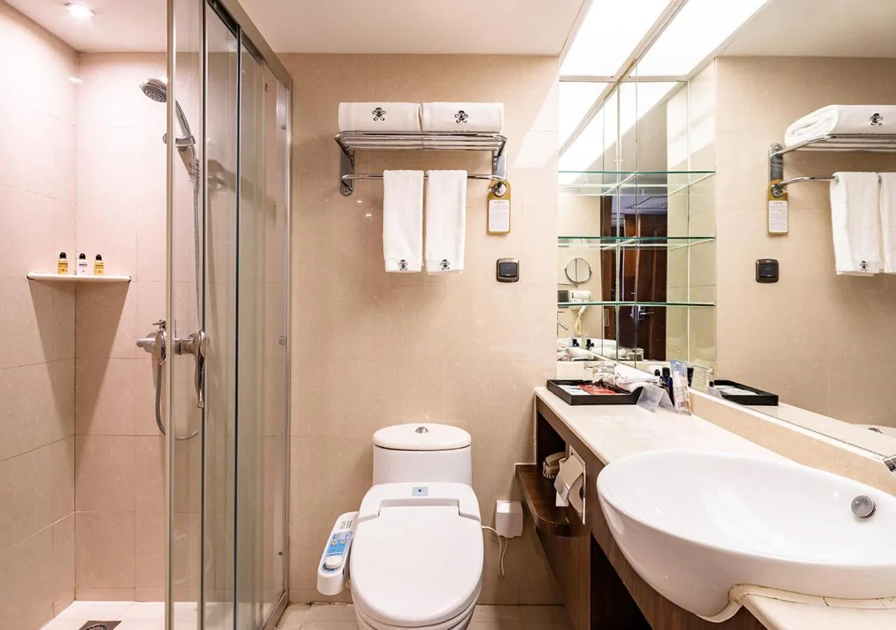 Shower in San Want Hotel Shanghai