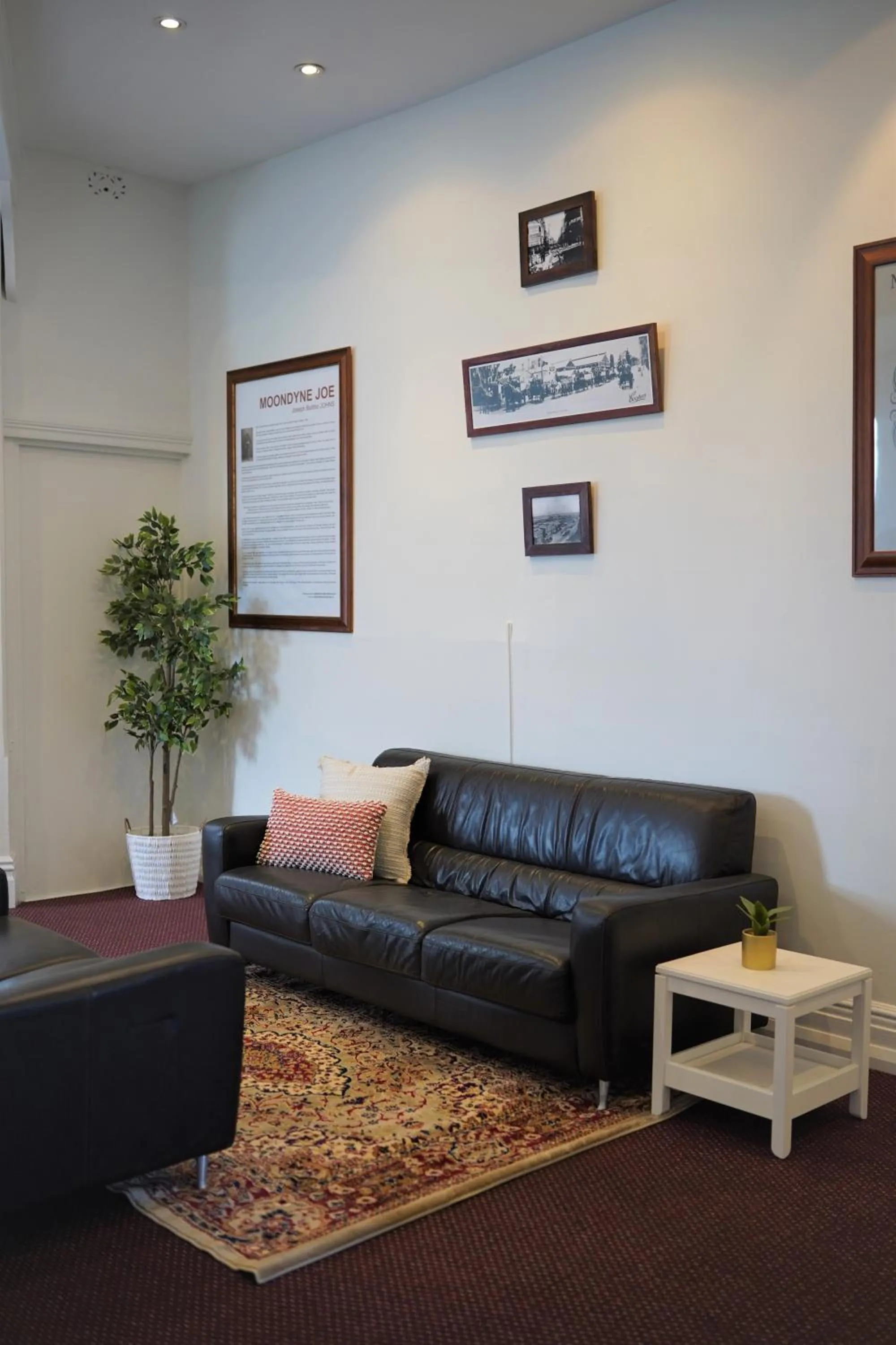 Communal lounge/ TV room in The Beaconsfield Hotel