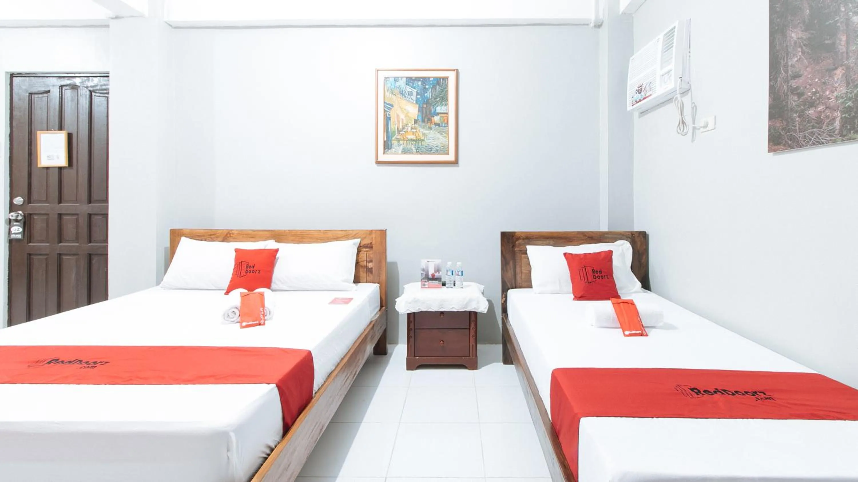 Bed in RedDoorz @ Greenview Hotel and Restobar Masbate