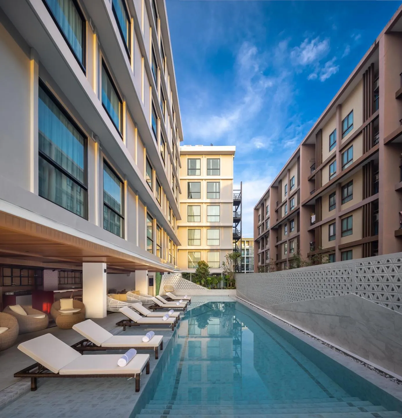 Swimming pool in Travelodge Phuket Town