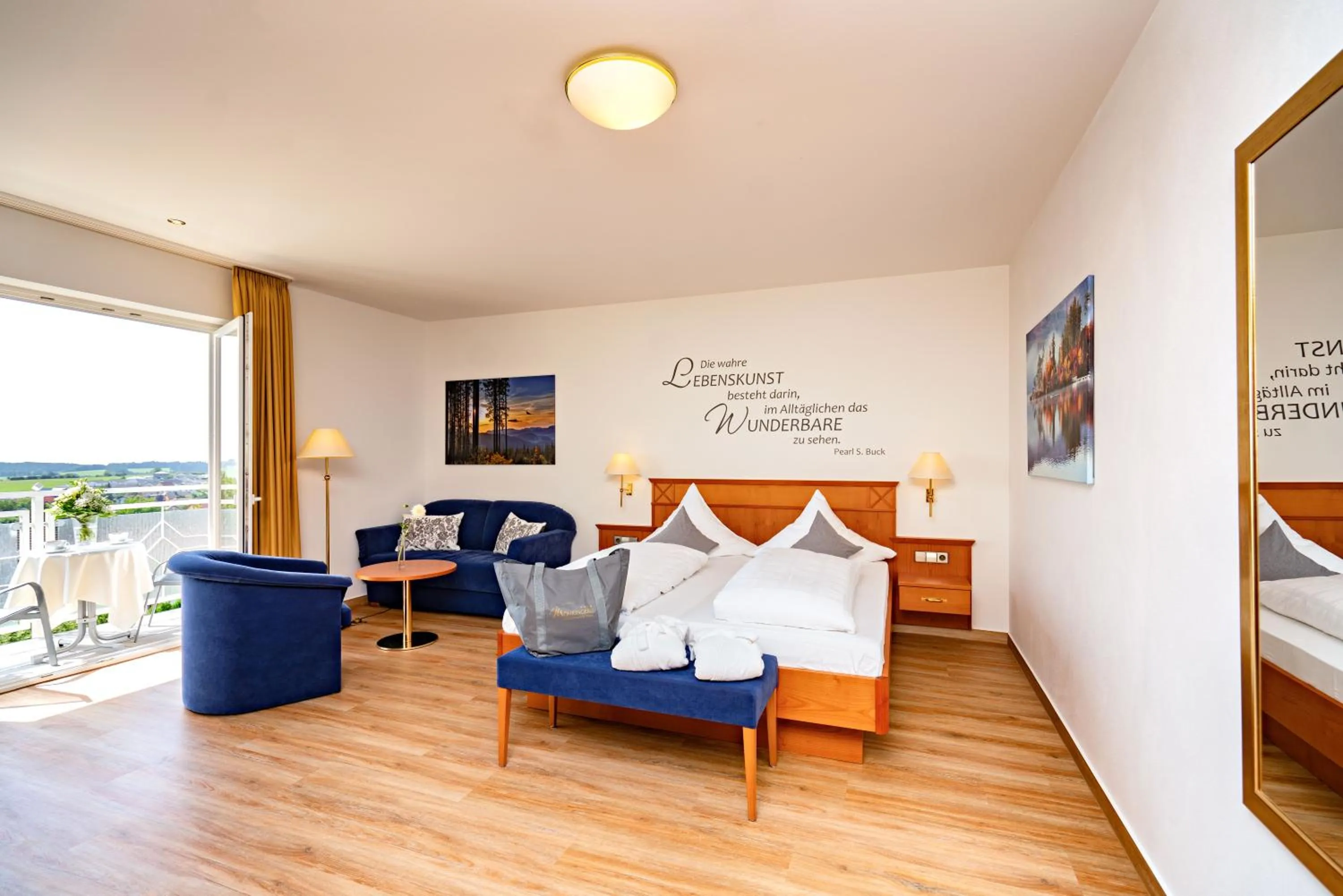 Photo of the whole room, Bed in Möhringers Schwarzwald Hotel
