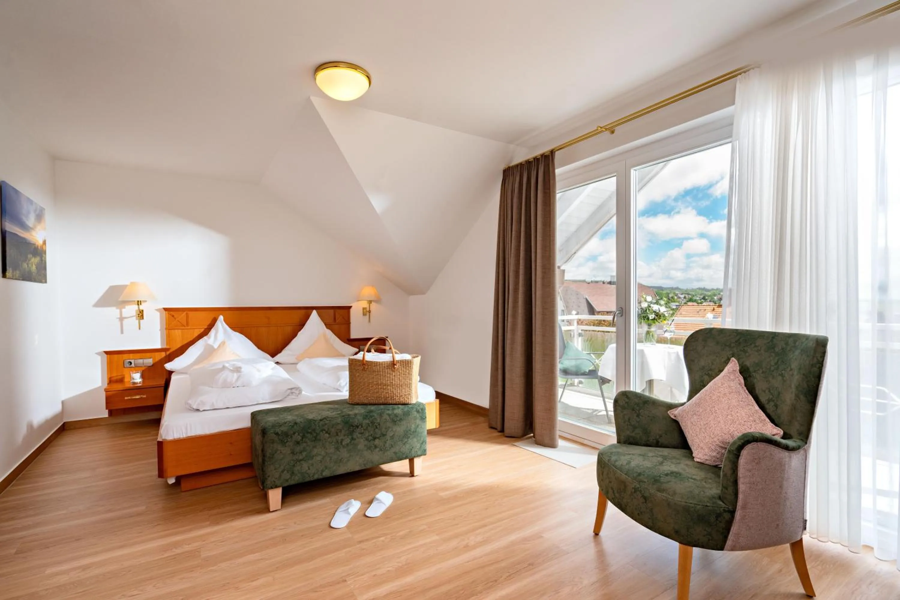 Photo of the whole room, Bed in Möhringers Schwarzwald Hotel