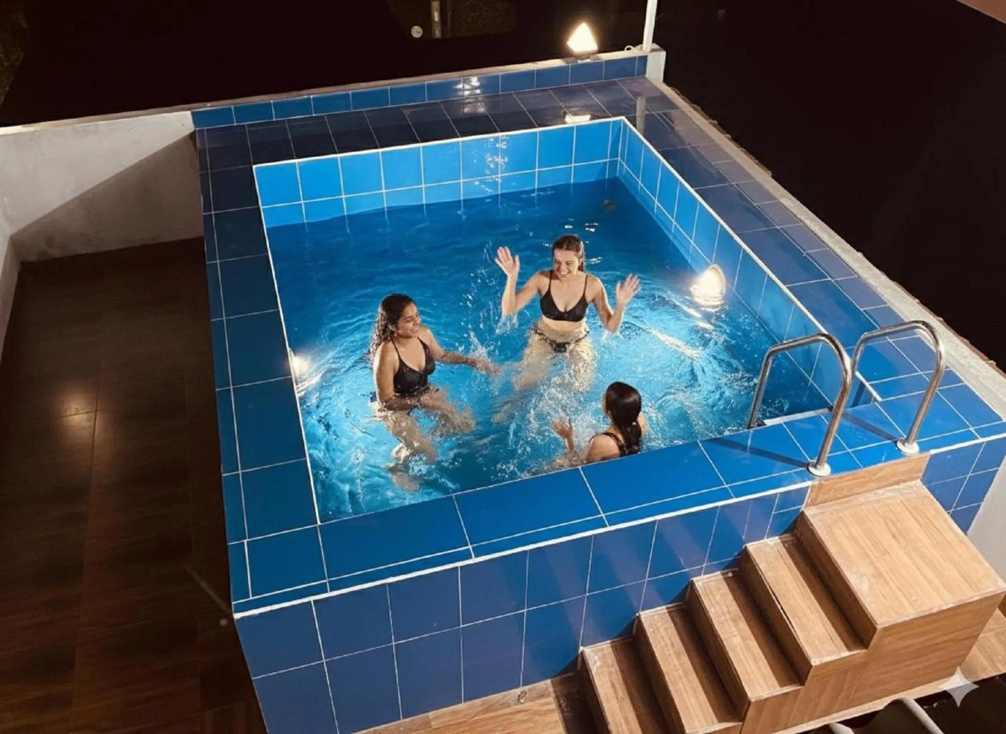 KINGS GATE Airport TRANSIT HOTEL