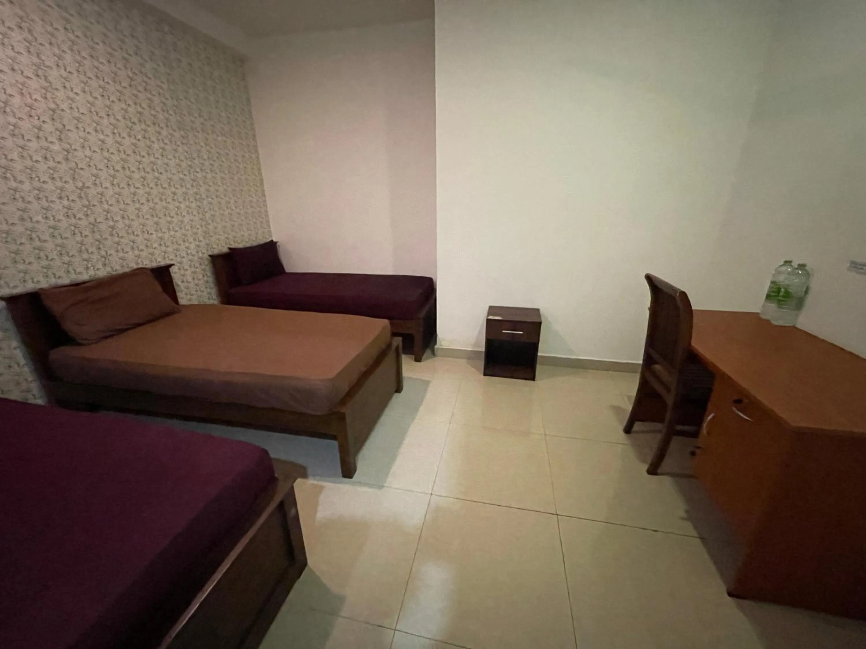 Bedroom, Bed in KINGS GATE Airport TRANSIT HOTEL