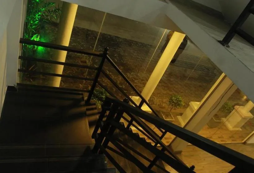 KINGS GATE Airport TRANSIT HOTEL