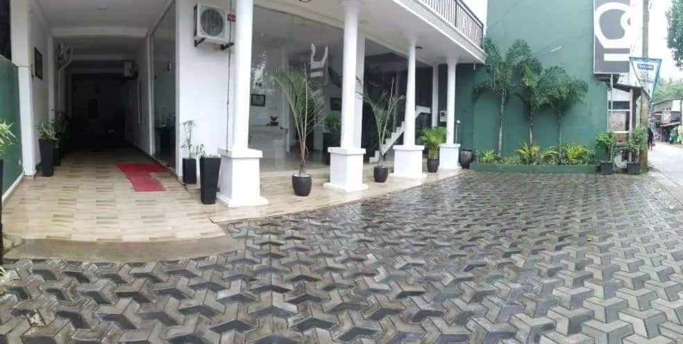 Parking in KINGS GATE Airport TRANSIT HOTEL