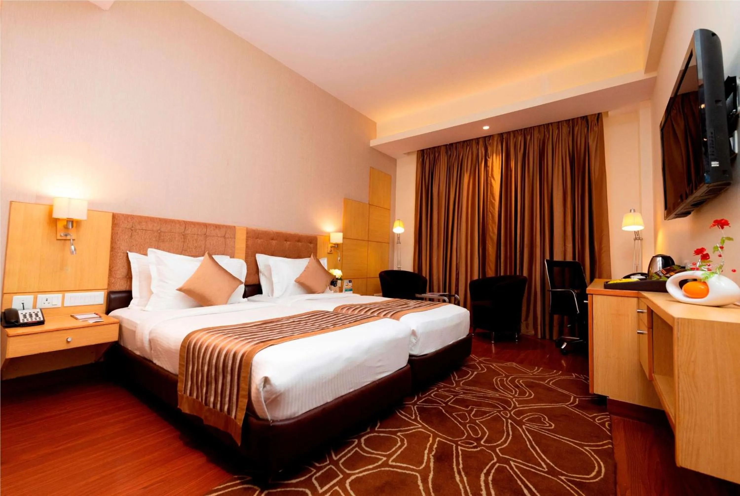 Photo of the whole room, Bed in Ramada Neemrana