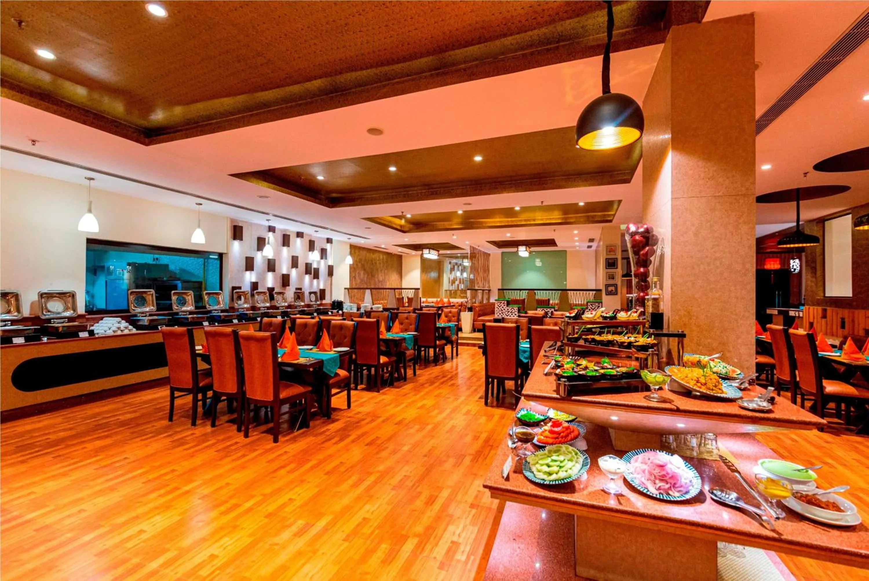 Lounge or bar in Ramada Neemrana