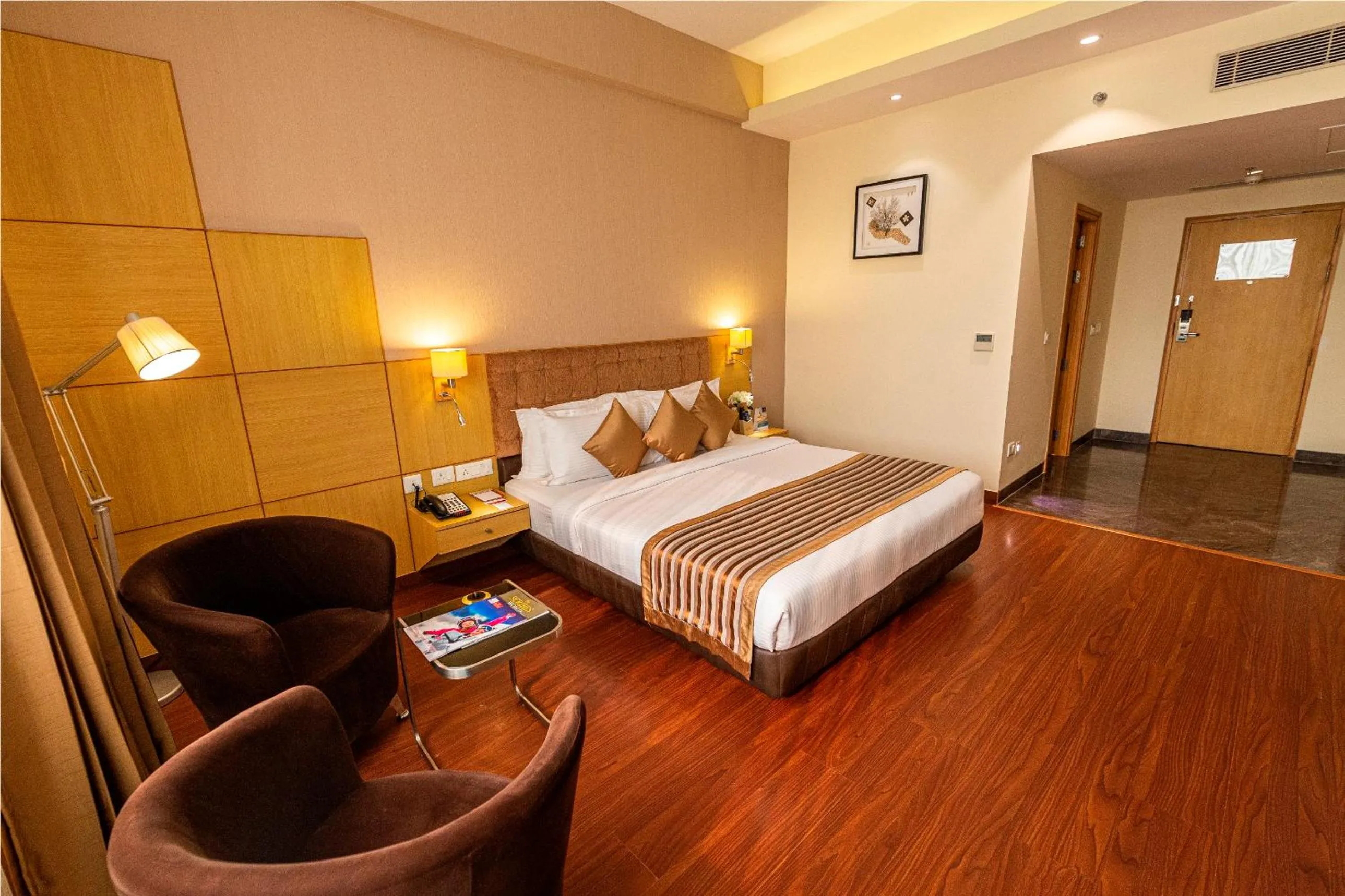 Photo of the whole room, Bed in Ramada Neemrana