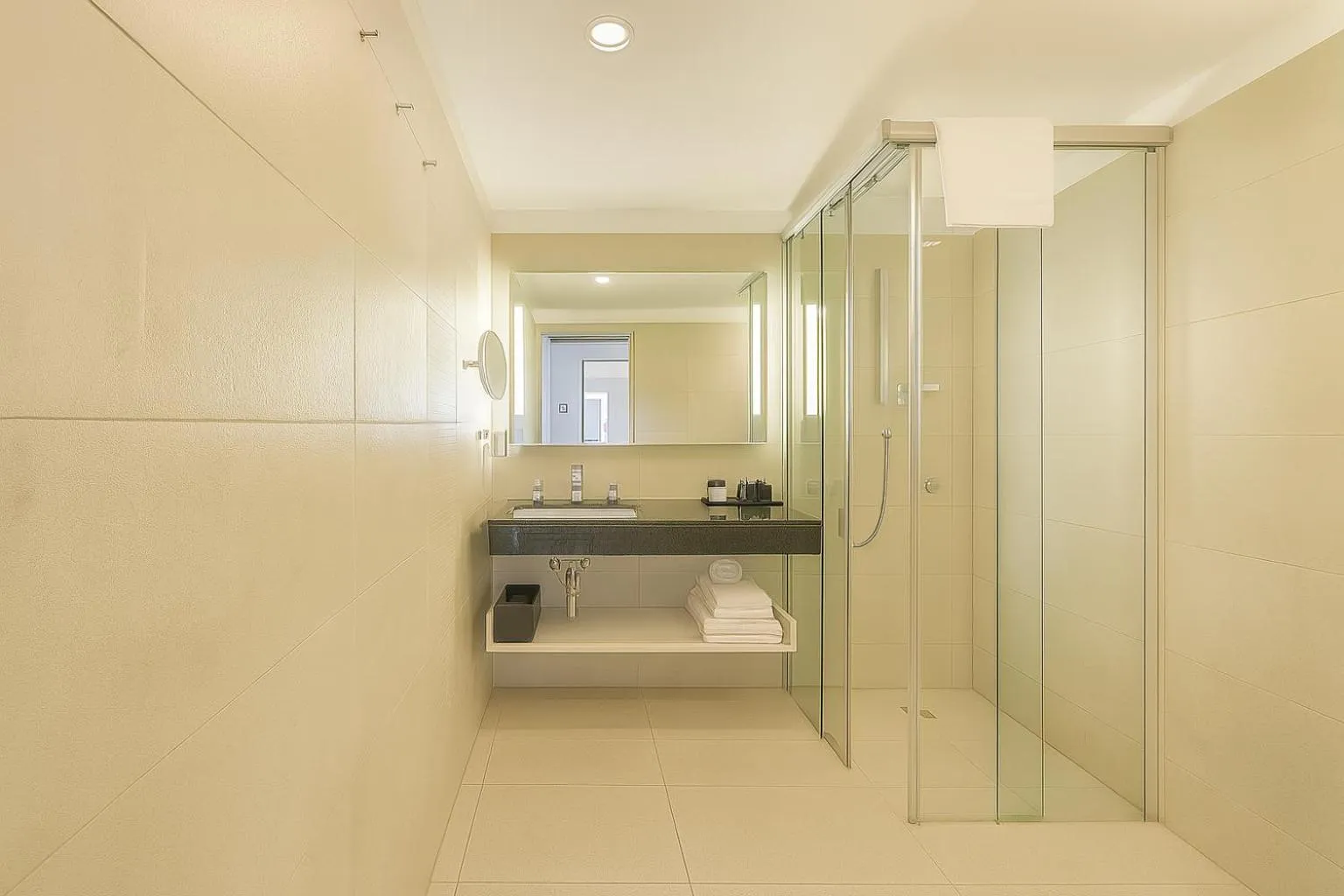 Bathroom in Hotel la Meridiana, Lake & SPA