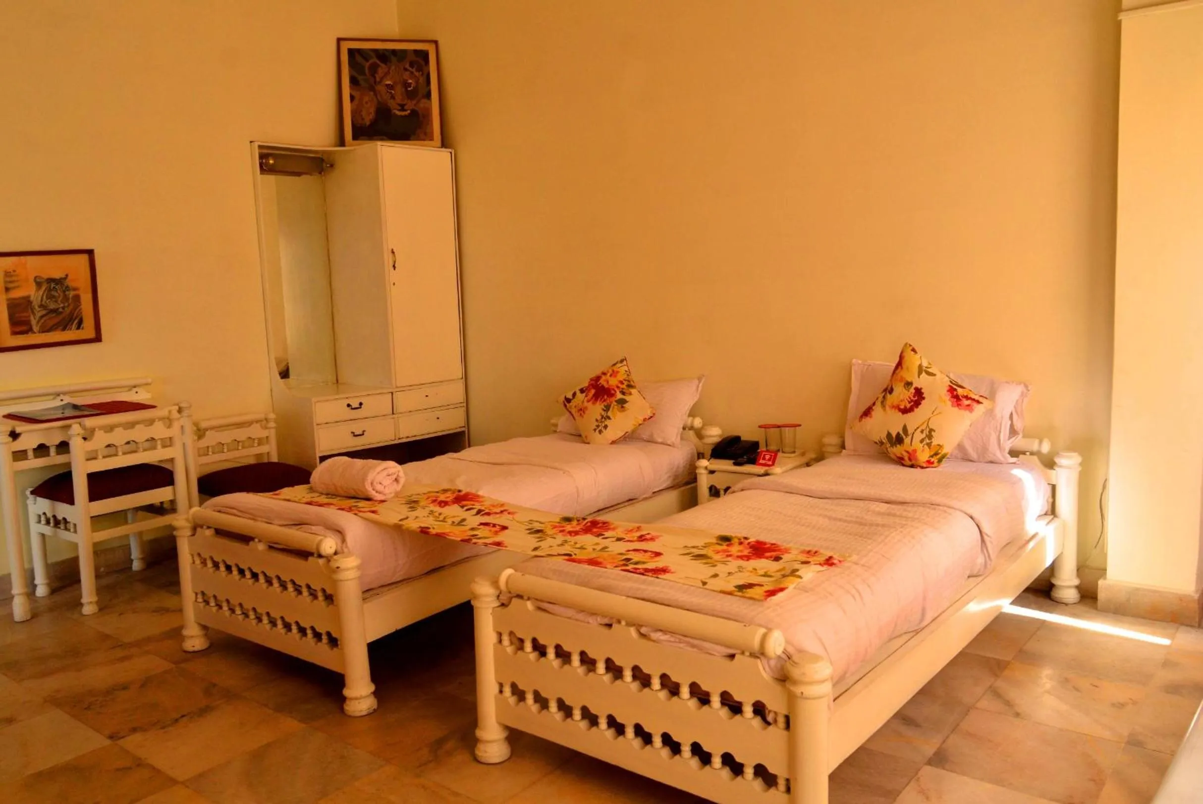 Bed in Sneh Deep Guest House