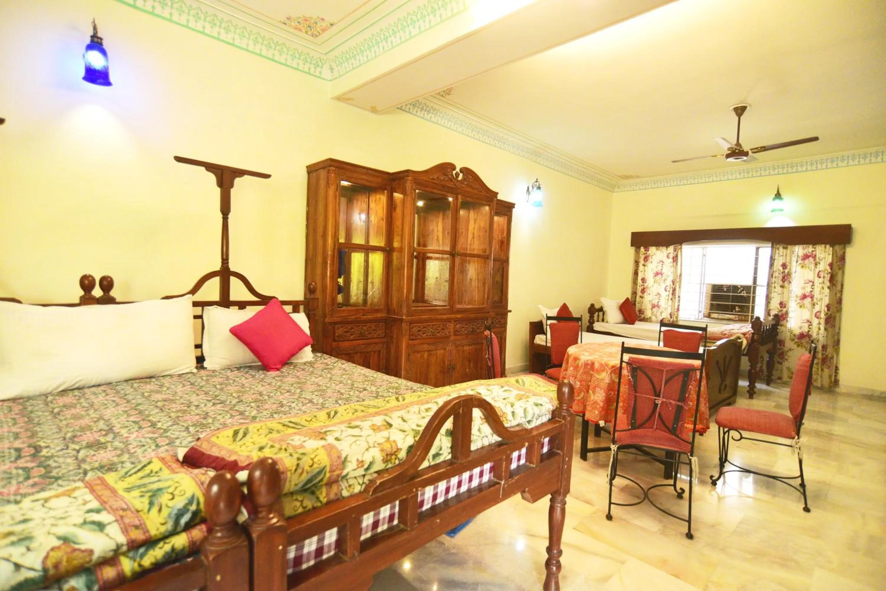 Living room, Bed in Sneh Deep Guest House