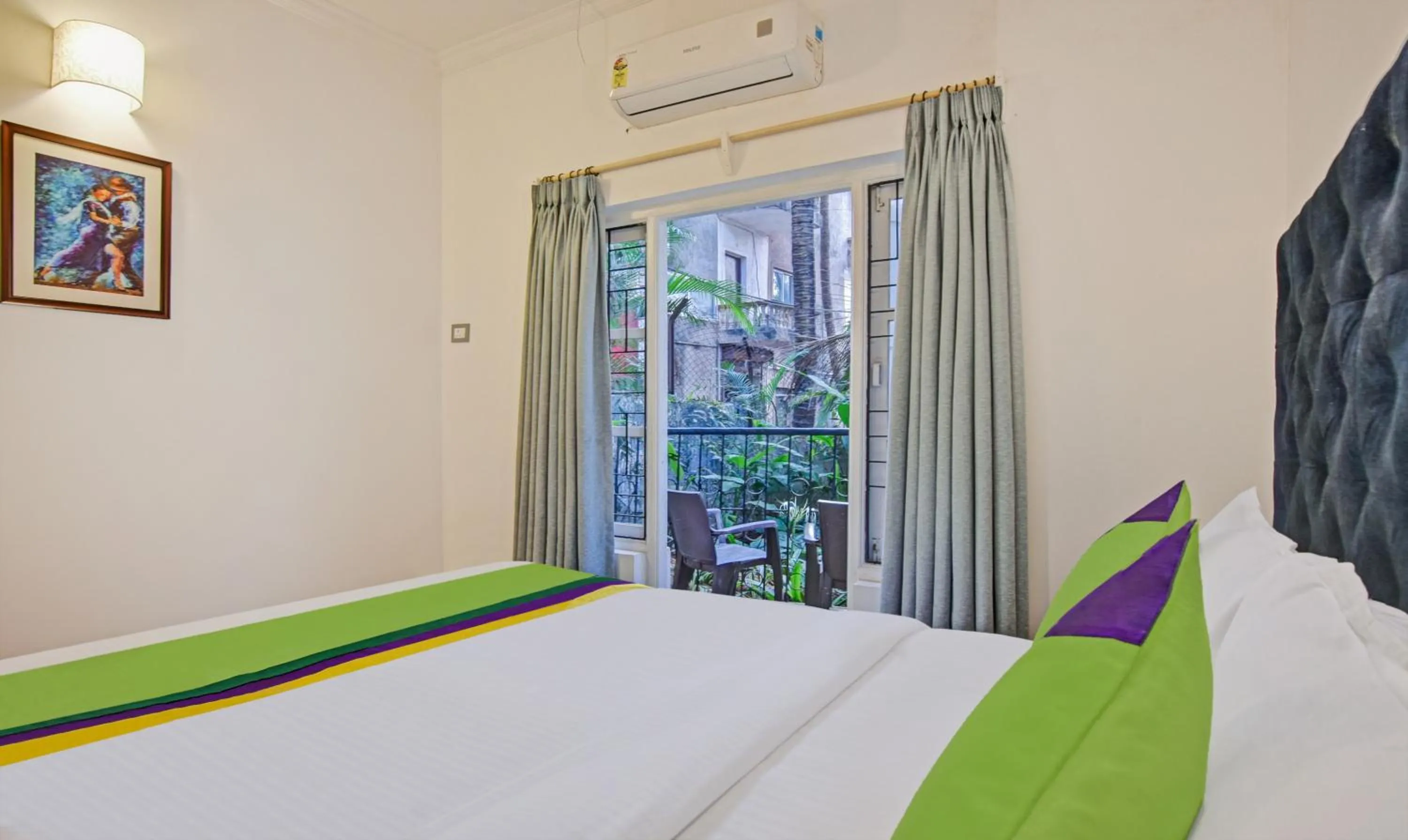 Bed in Santa Monica Resort - Calangute