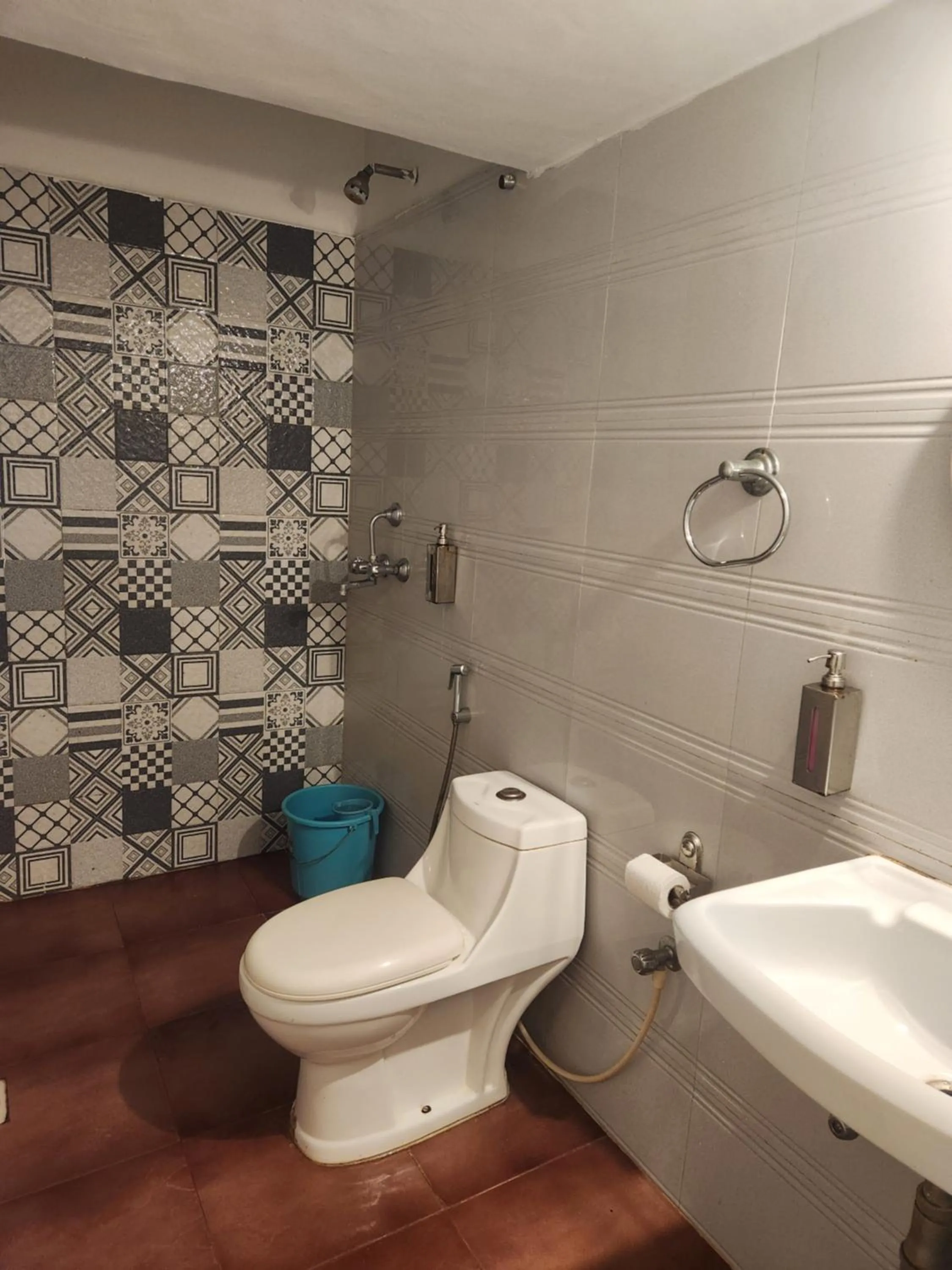 Toilet in Santa Monica Resort - Calangute