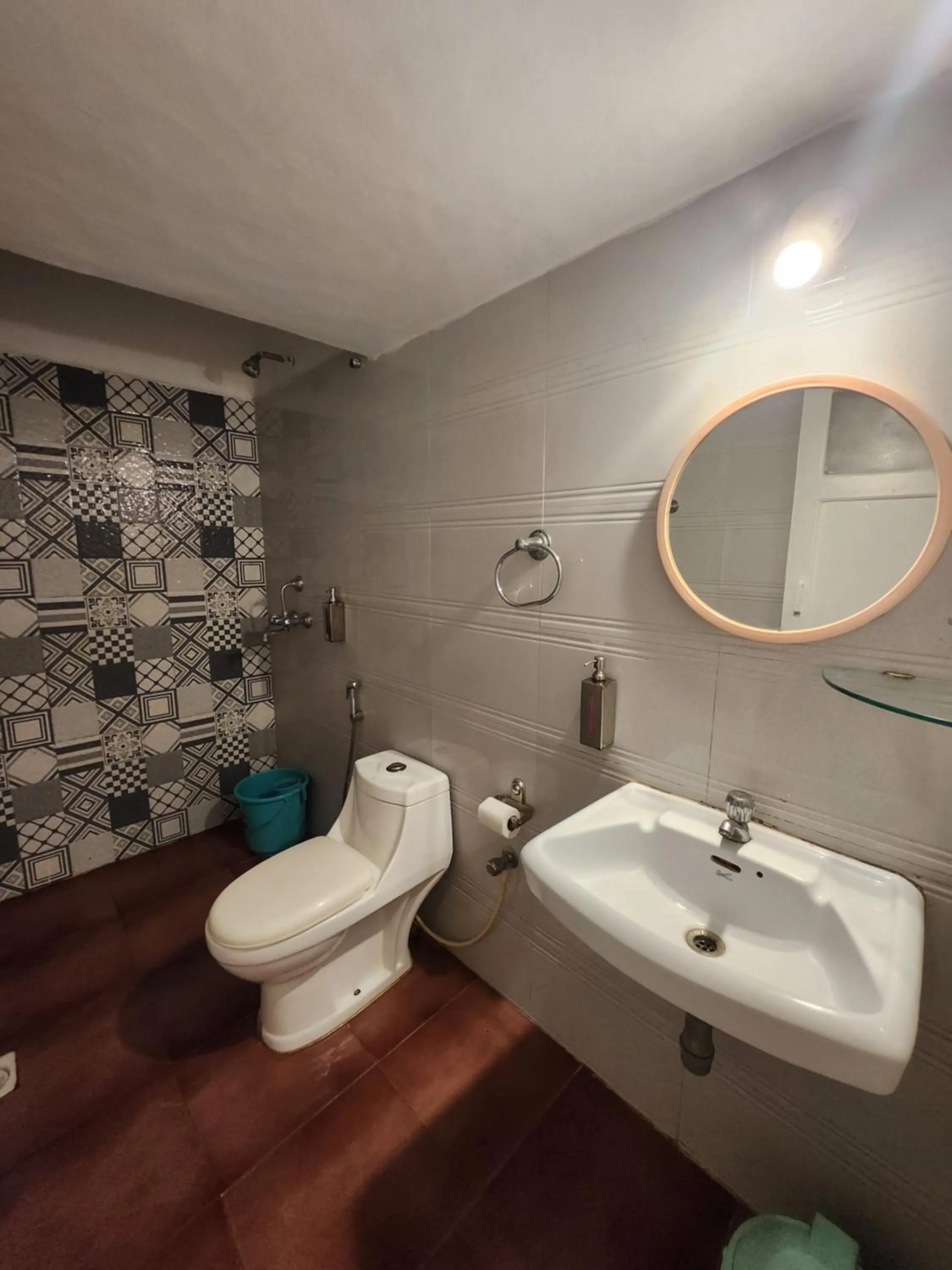 Bathroom in Santa Monica Resort - Calangute