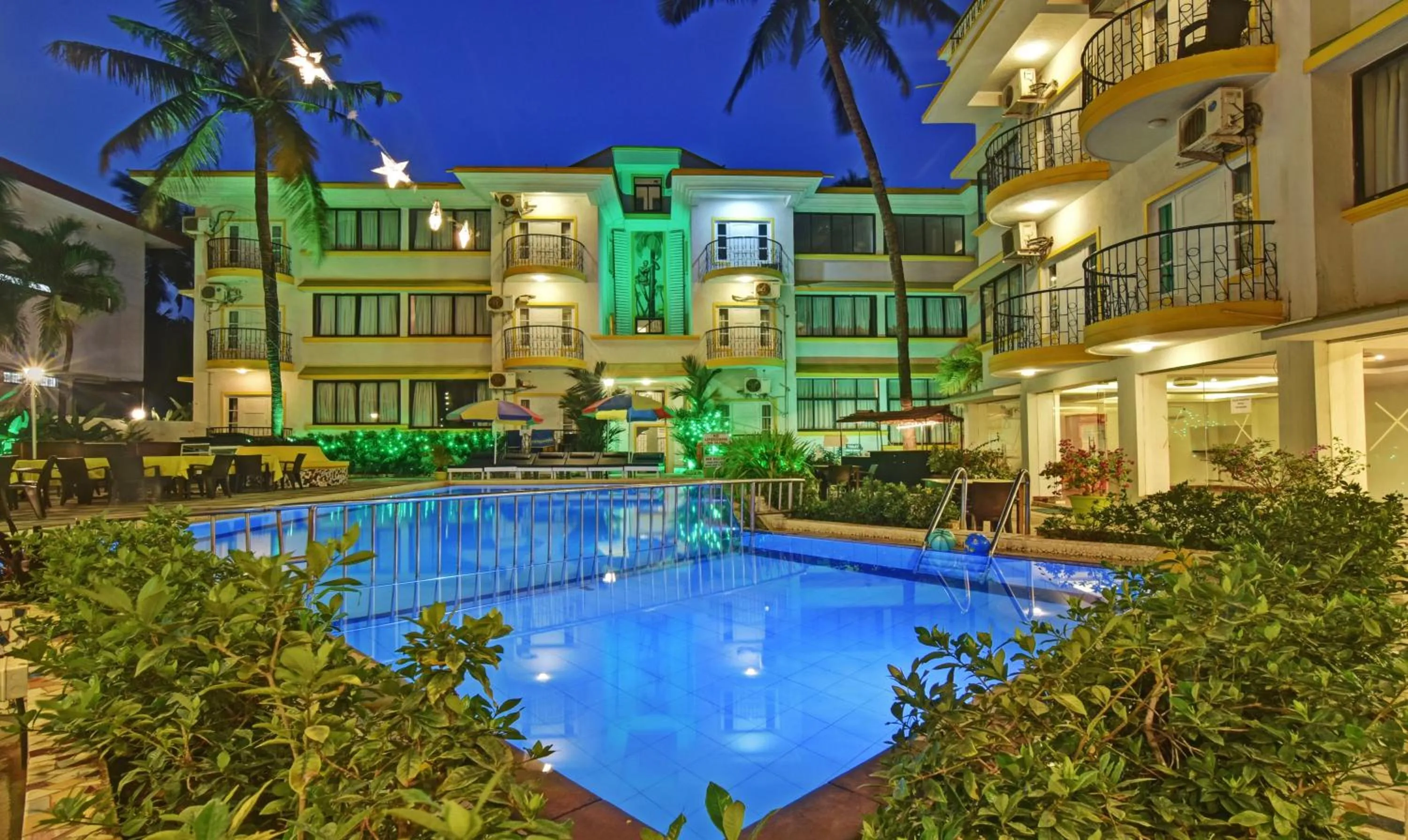 Swimming pool in Santa Monica Resort - Calangute