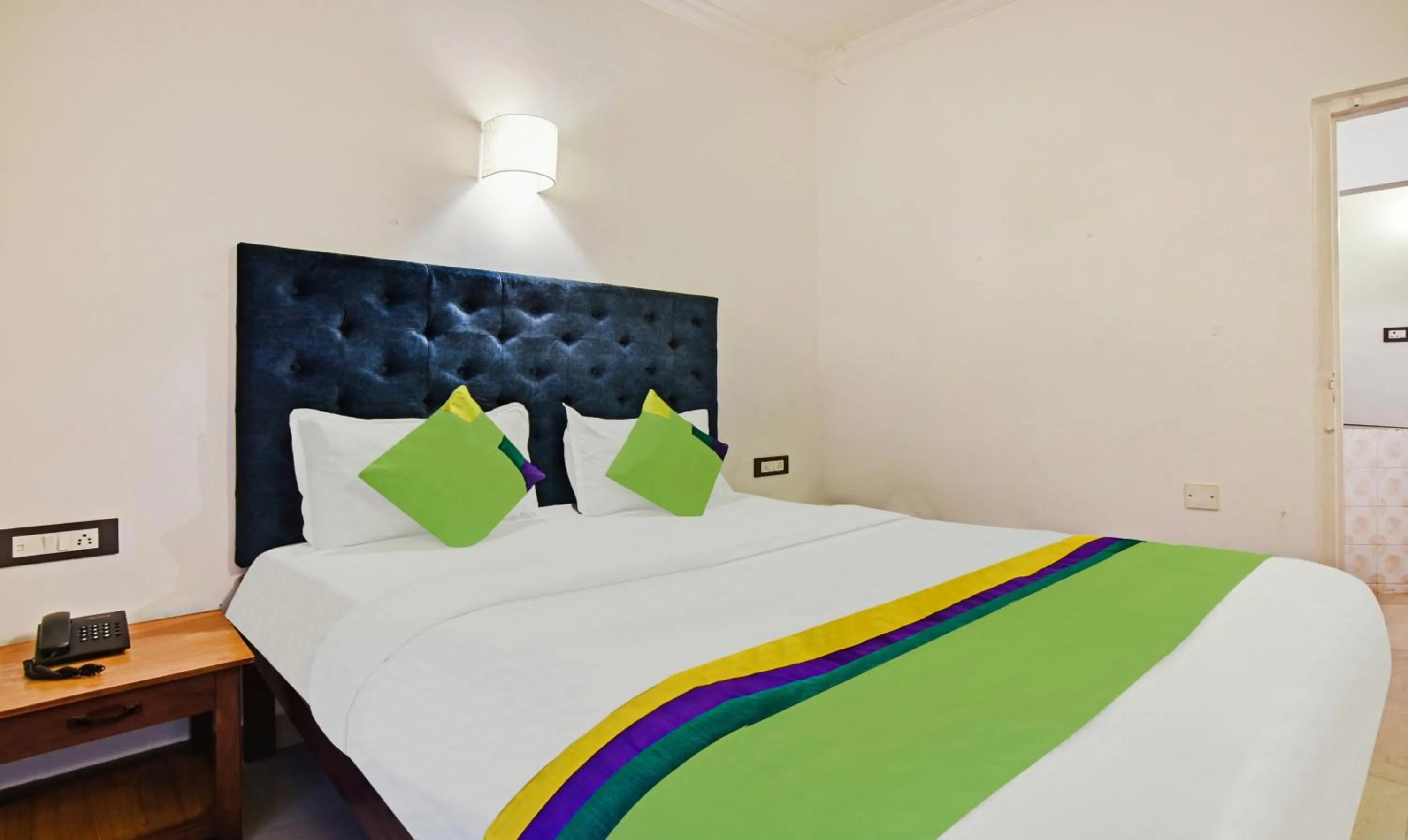 Bed in Santa Monica Resort - Calangute