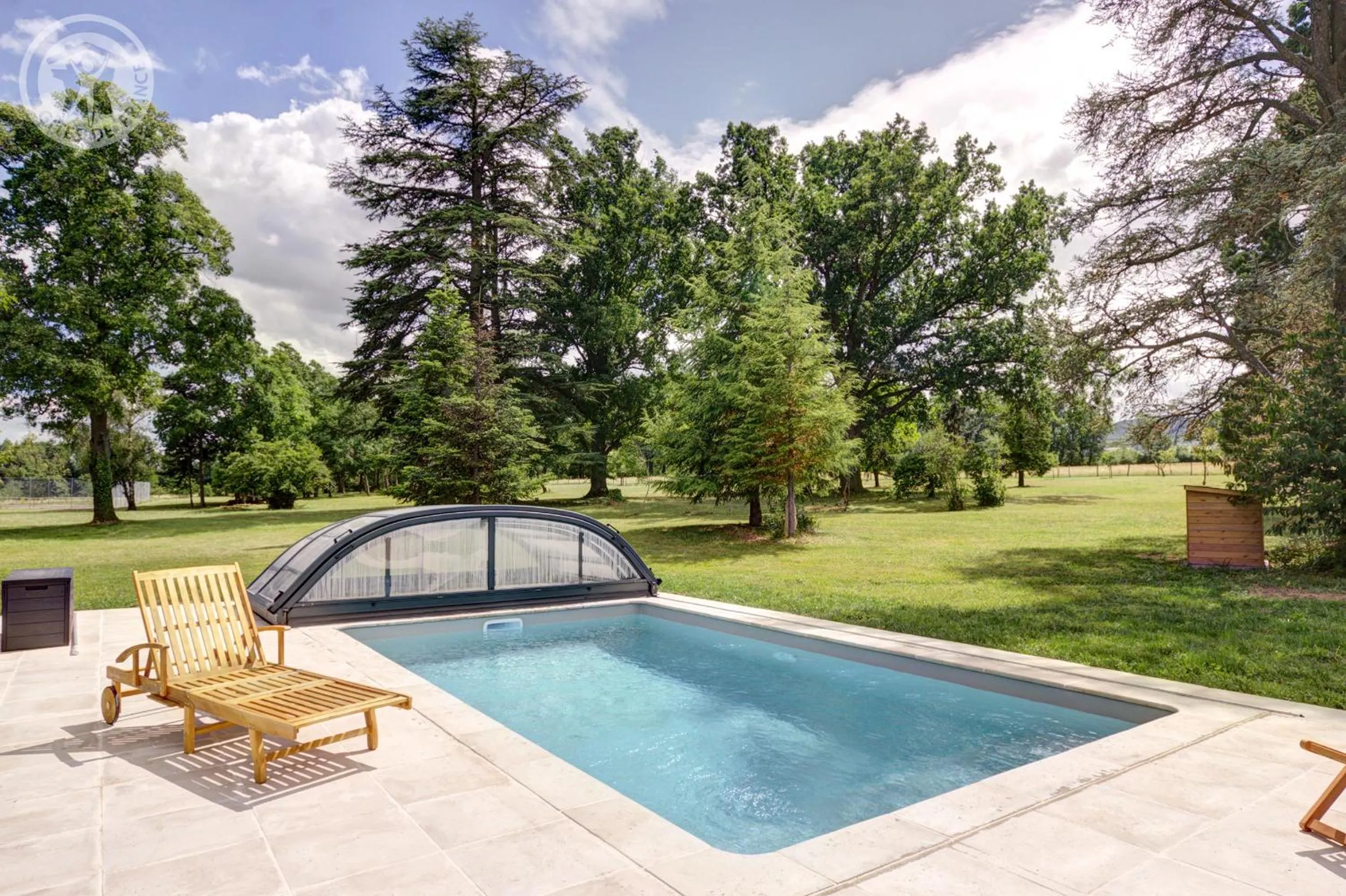 Swimming pool in DOMAINE BERENGUER