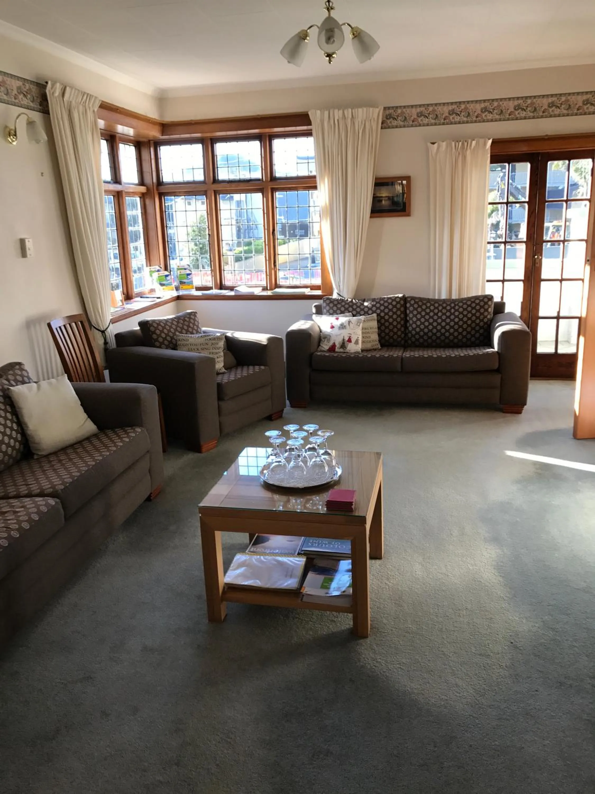 Living room in Picton House B&B and Motel