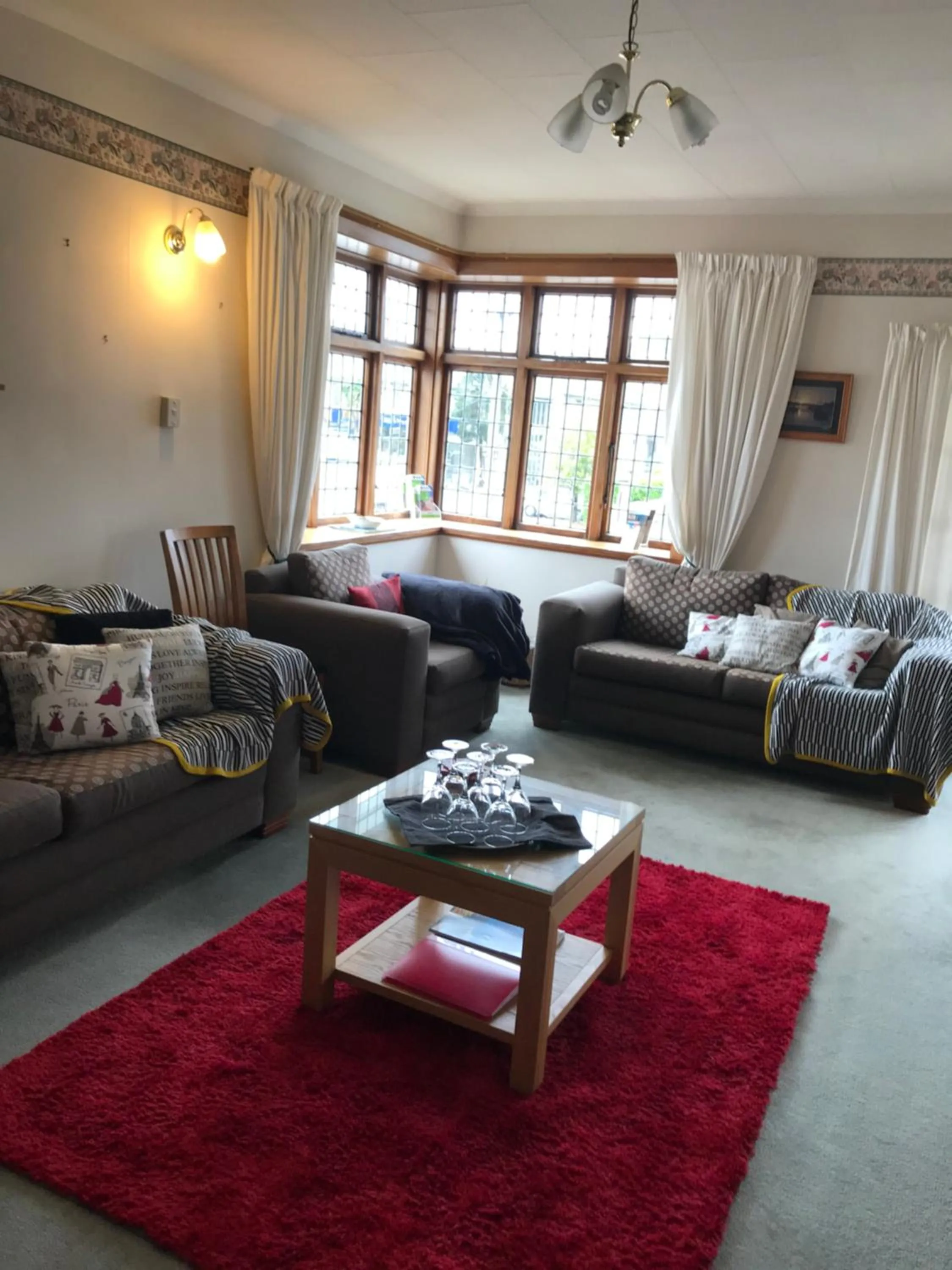 Picton House B&B and Motel