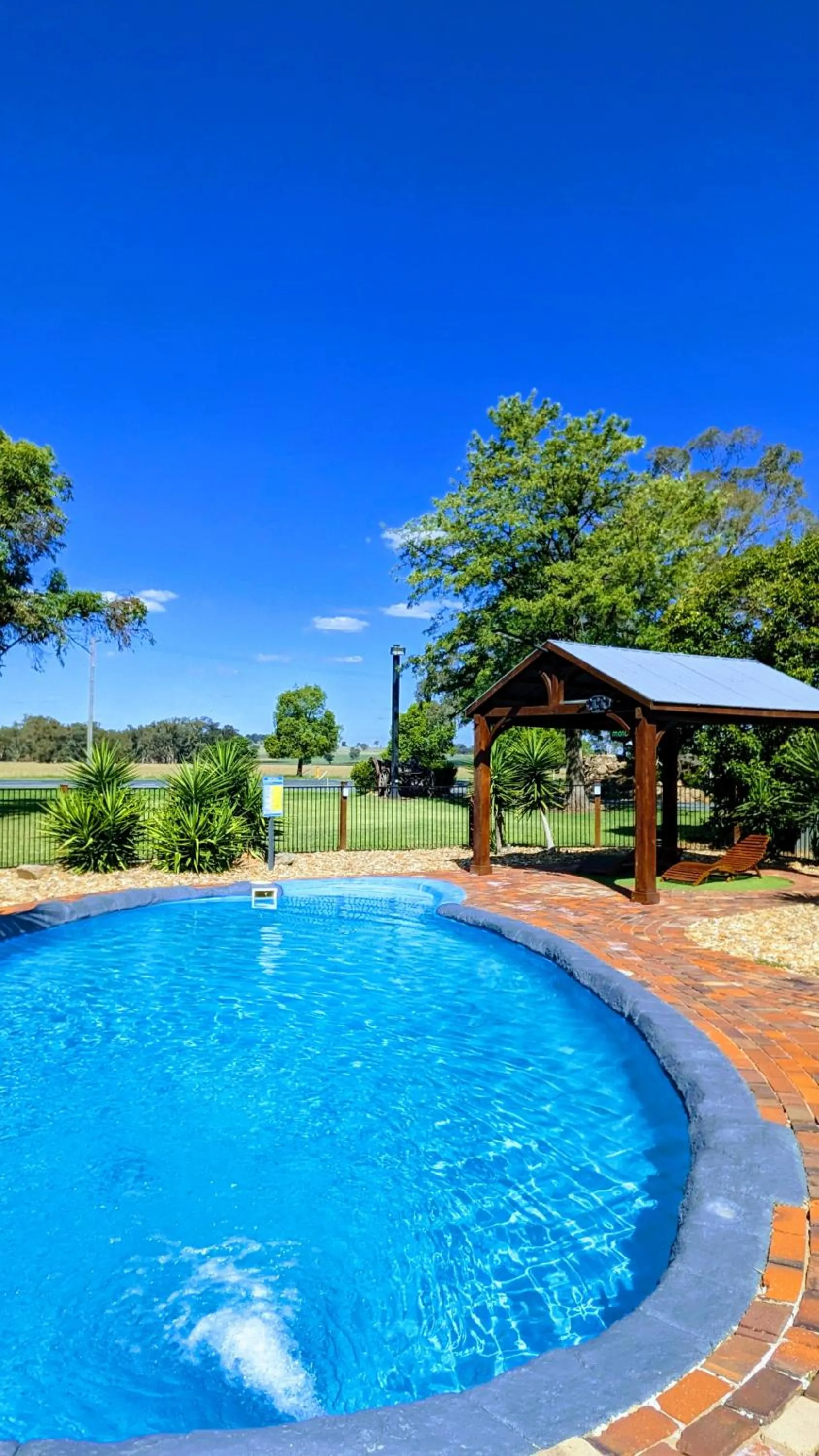 Pool view in Australian Homestead Motor Lodge