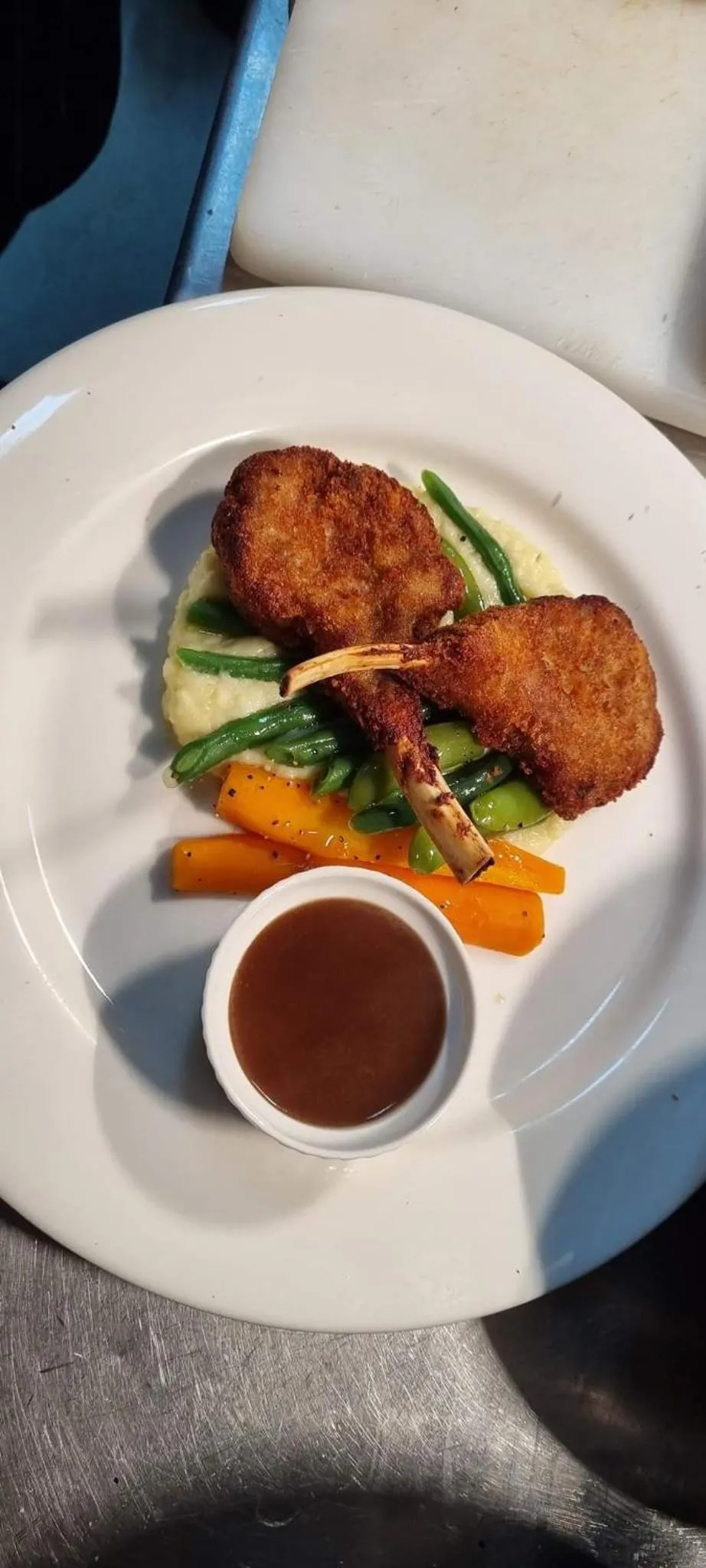 Dinner in Australian Homestead Motor Lodge