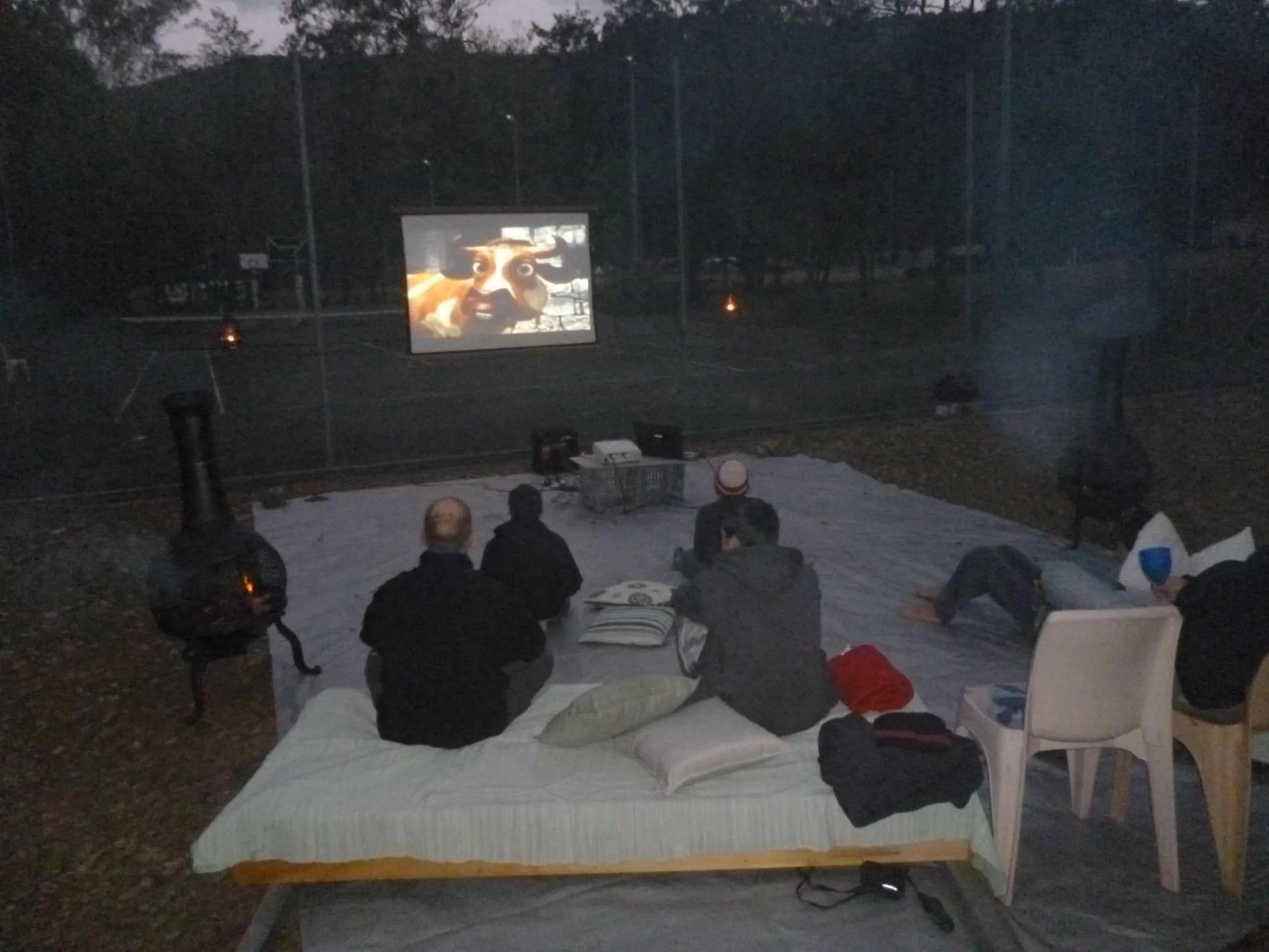 Evening entertainment in Christmas Creek Café & Cabins