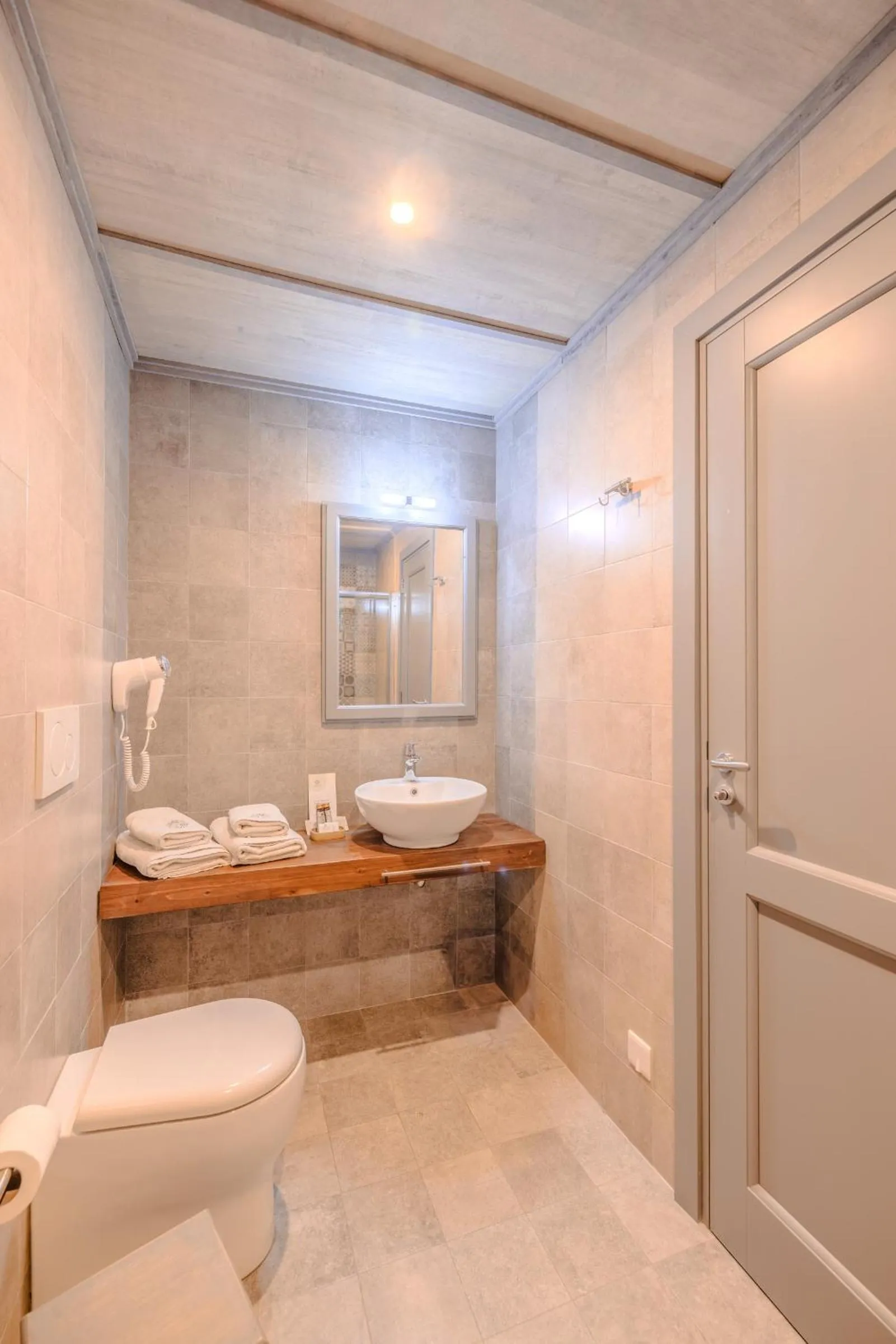 Shower in Mulberries