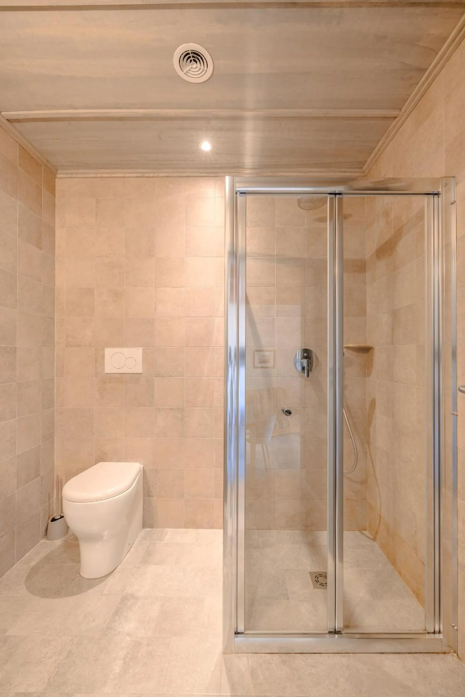 Shower in Mulberries