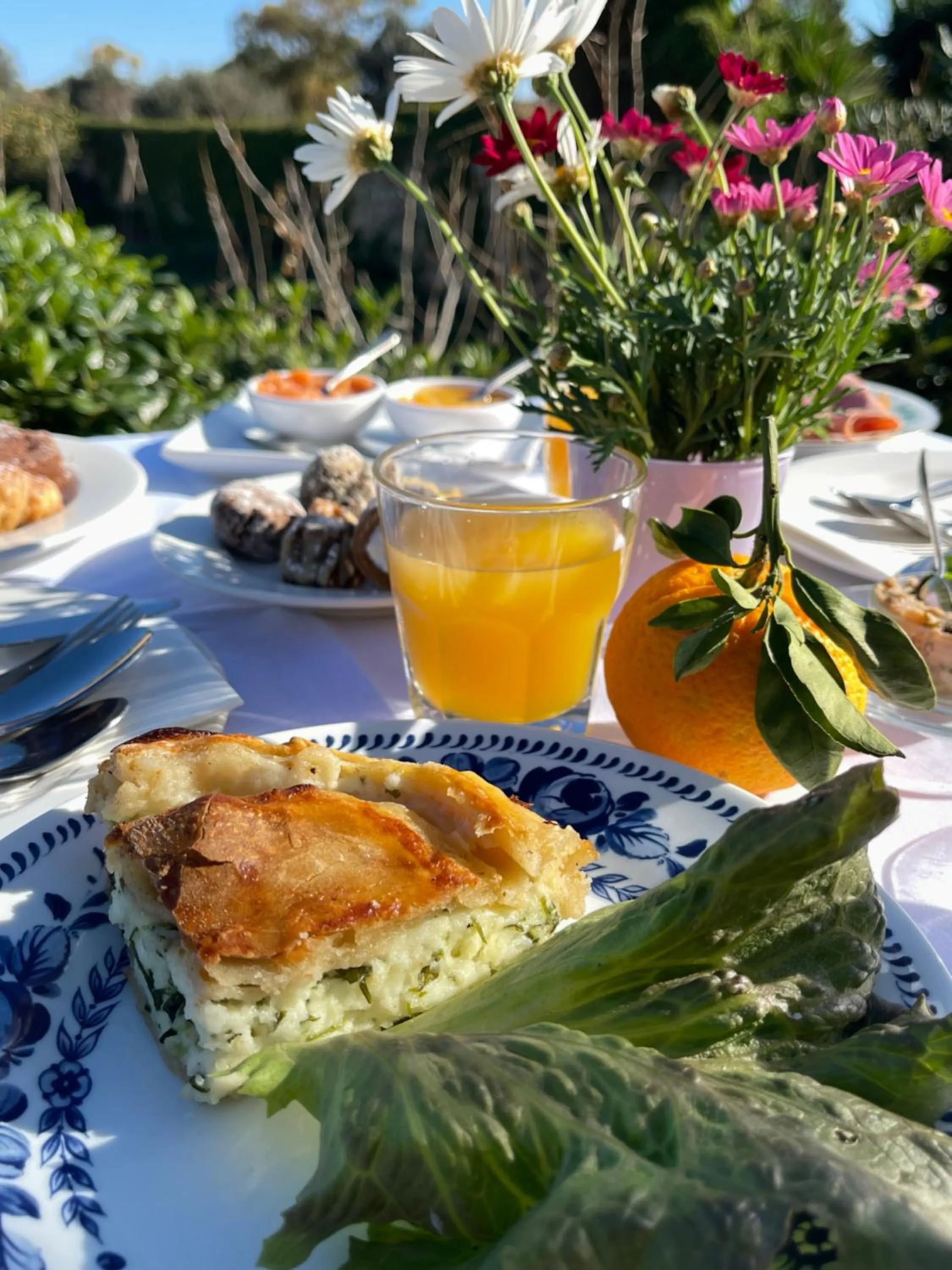 Breakfast in Mulberries