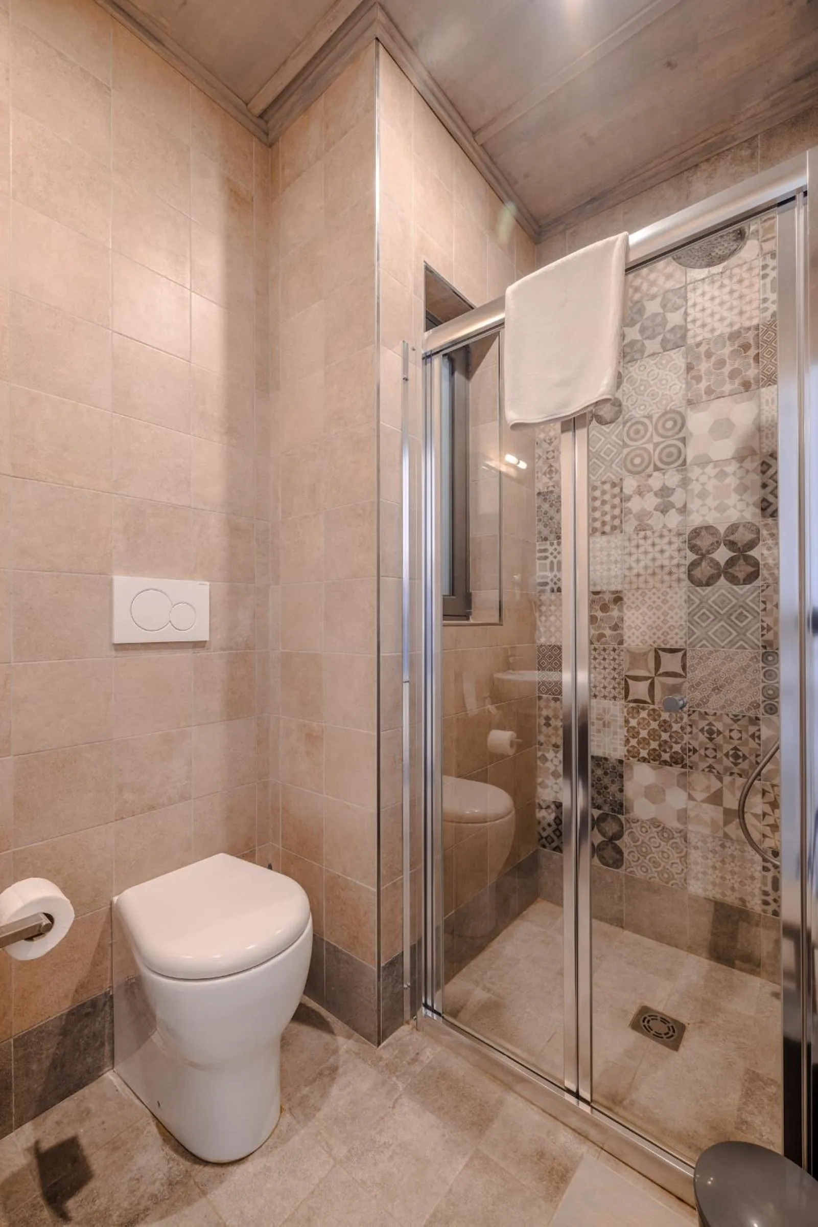 Shower in Mulberries