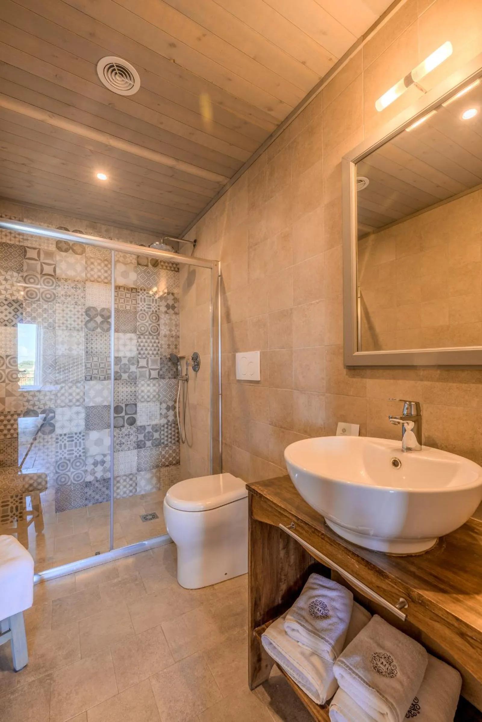 Shower in Mulberries