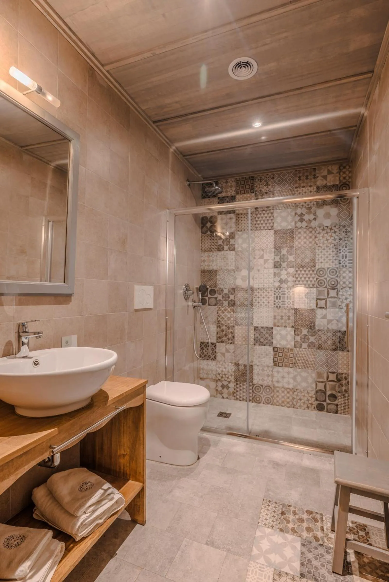 Shower in Mulberries