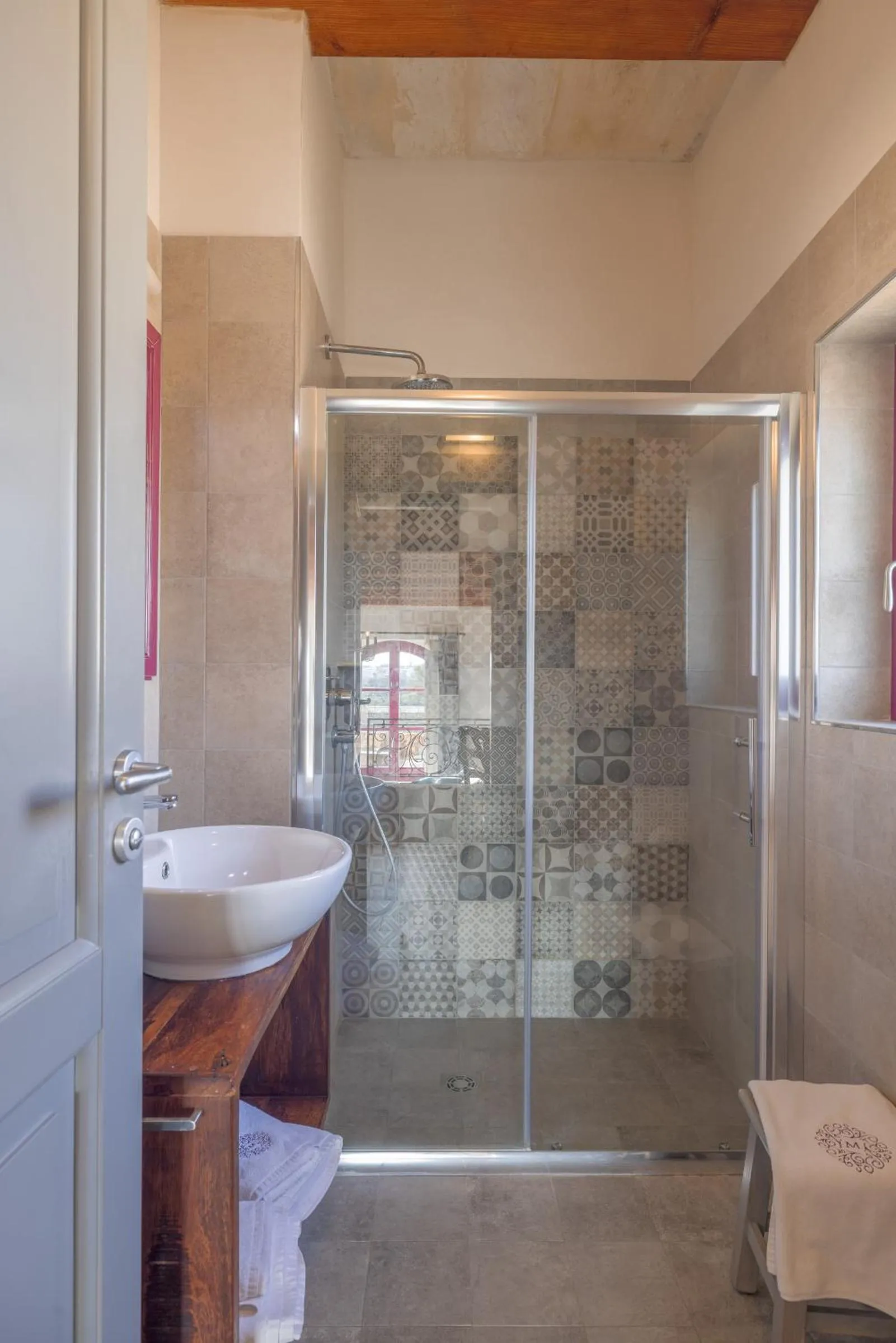 Shower in Mulberries