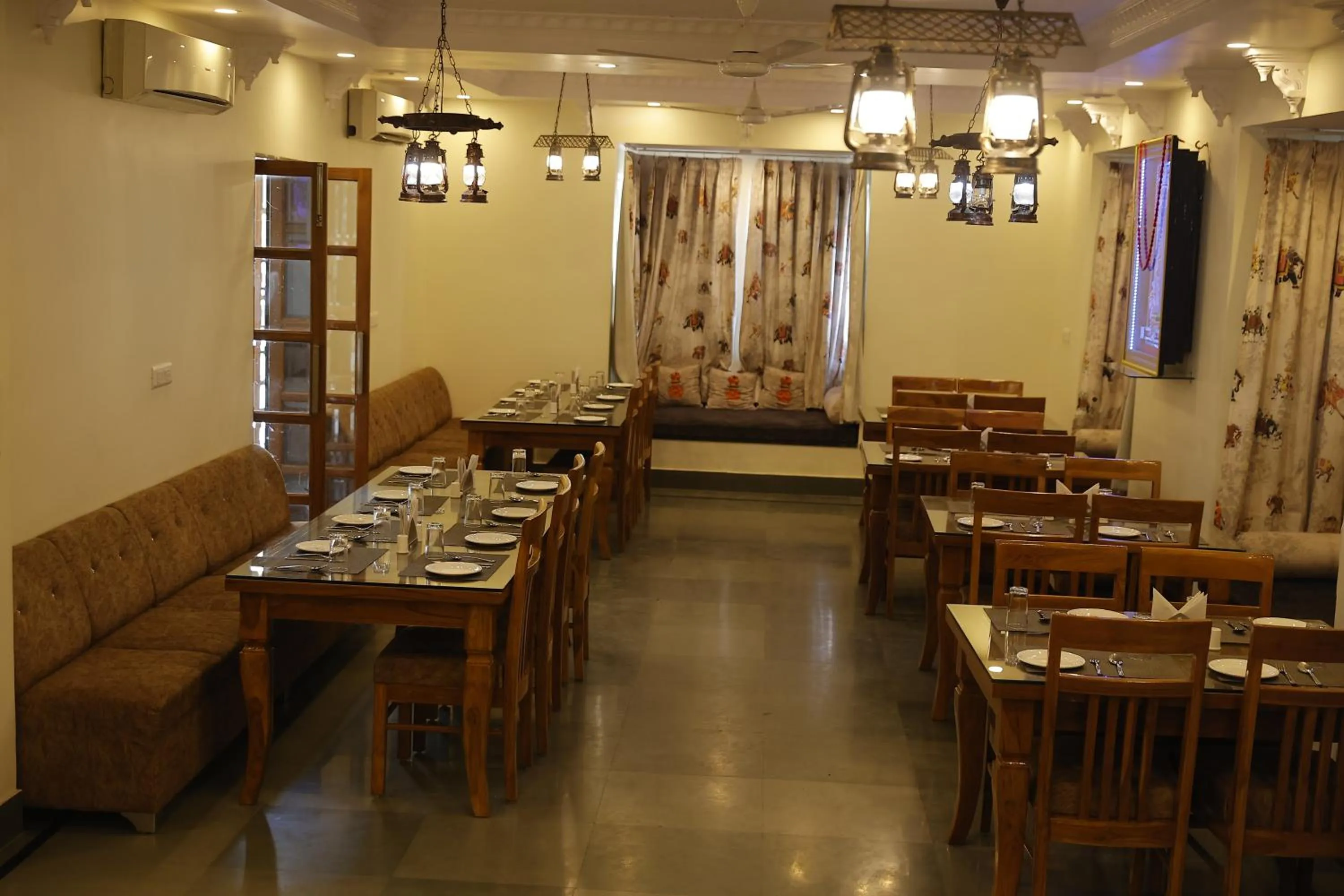 Restaurant/places to eat in The Kumbha Mahal Resort