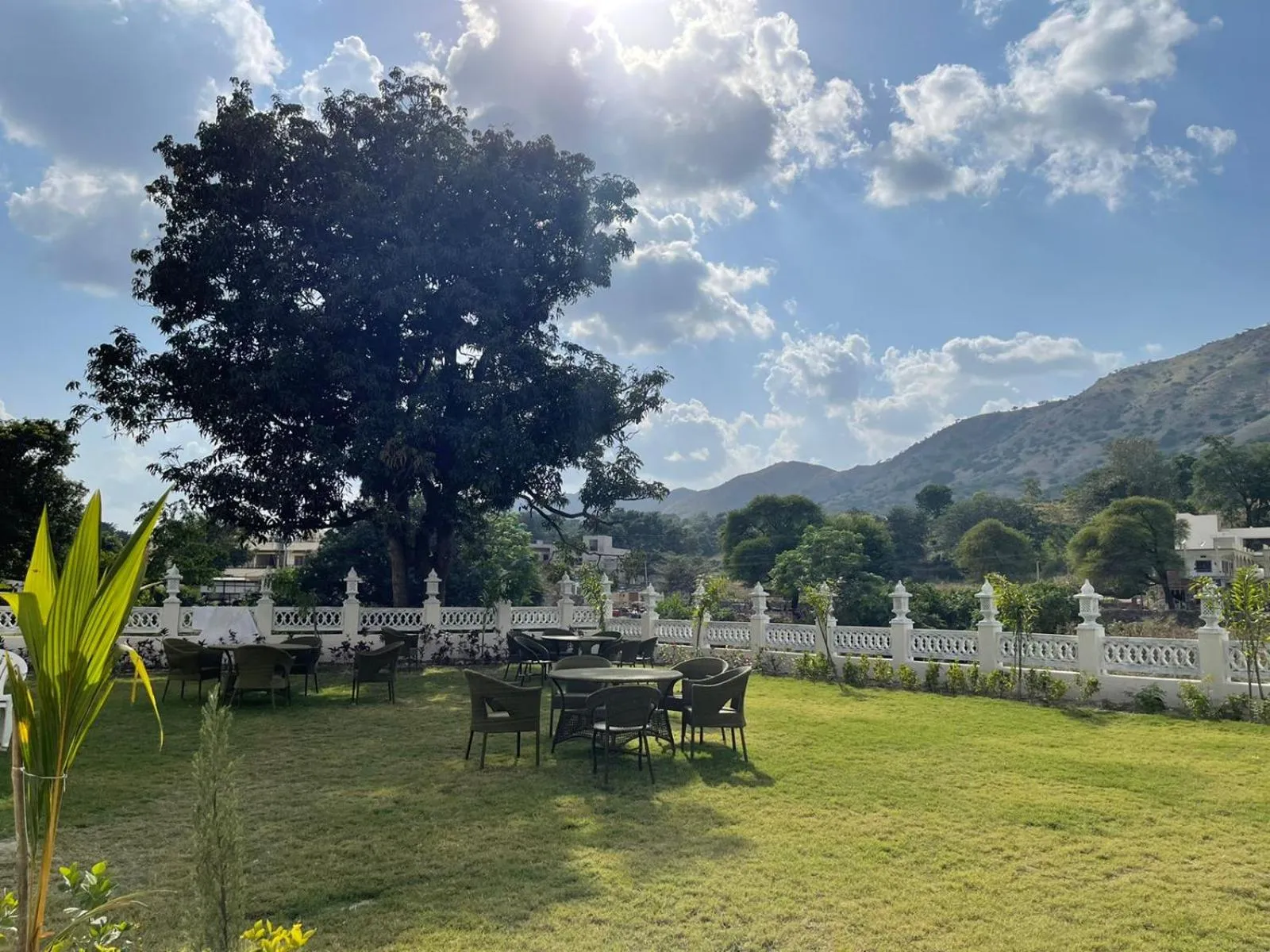 Garden in The Kumbha Mahal Resort