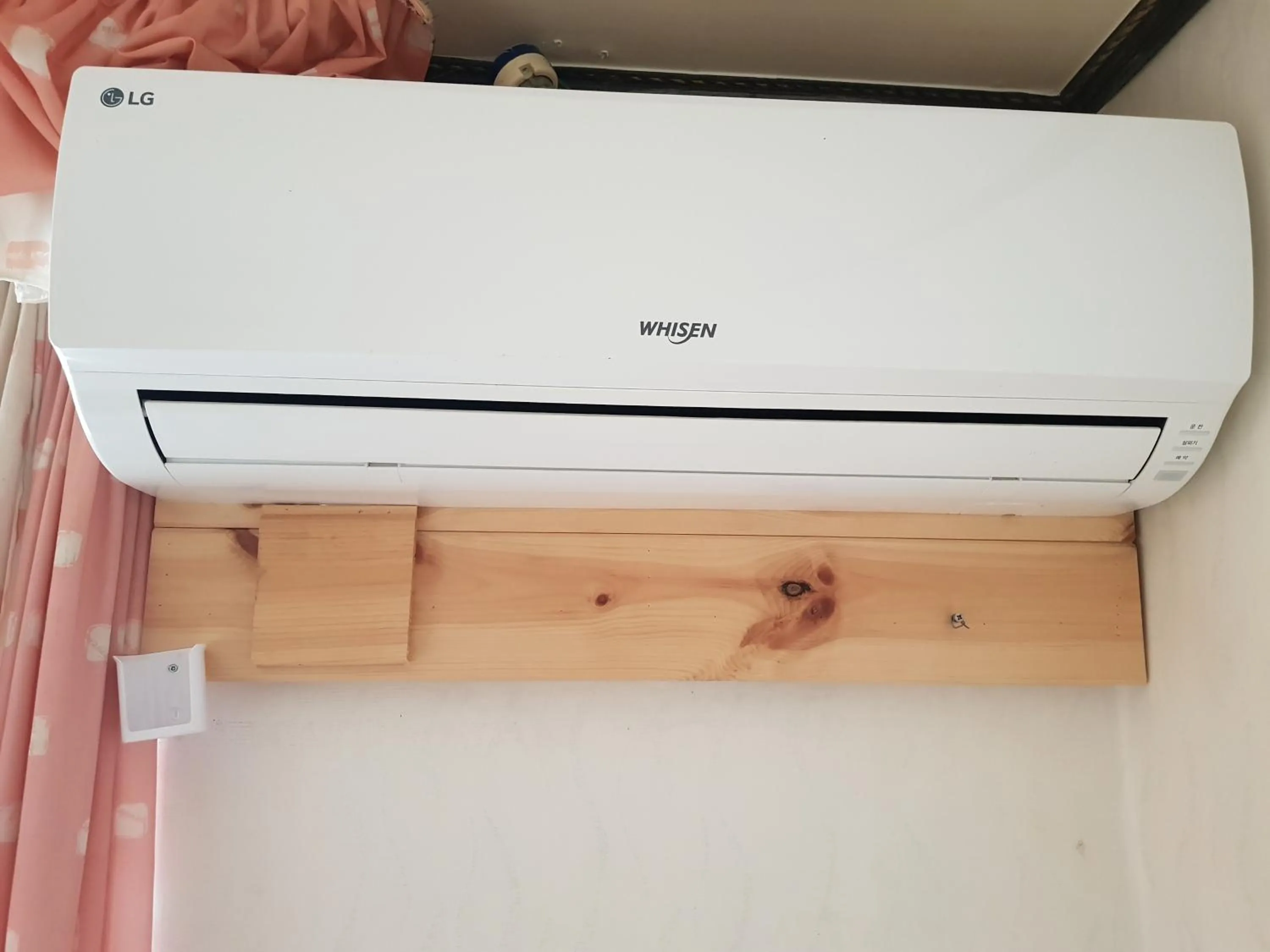 air conditioner in Songwol Park