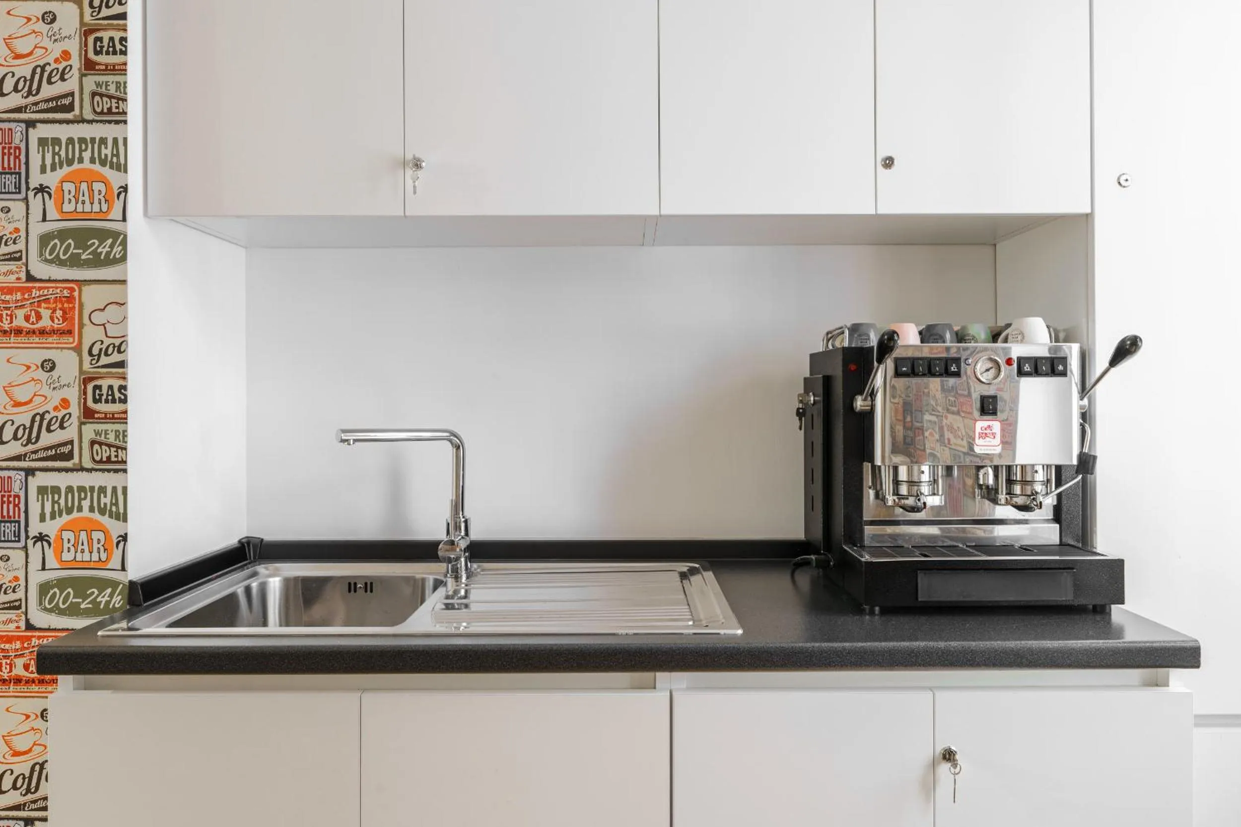 Communal kitchen in B&BTRASTEVERE66