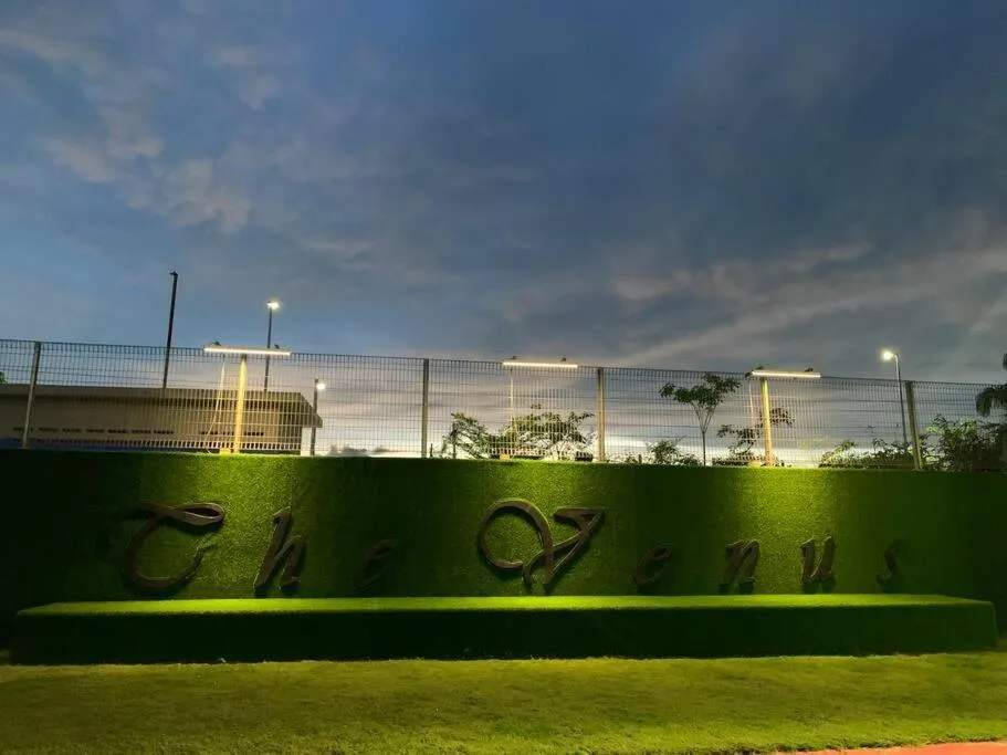 The Venus - Spacious Wooden TOP Floor Apartment