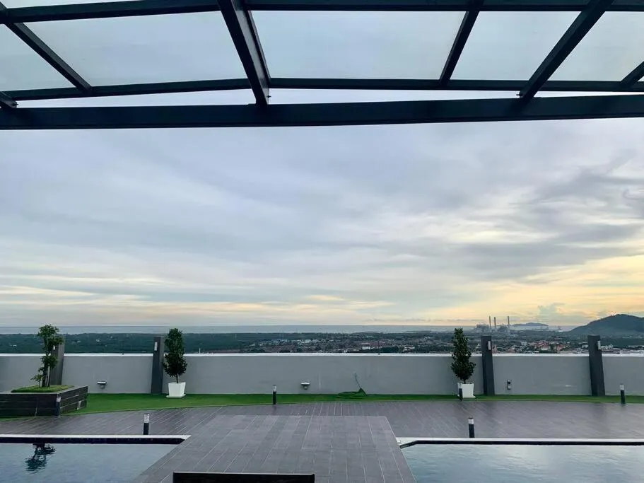 The Venus - Spacious Wooden TOP Floor Apartment