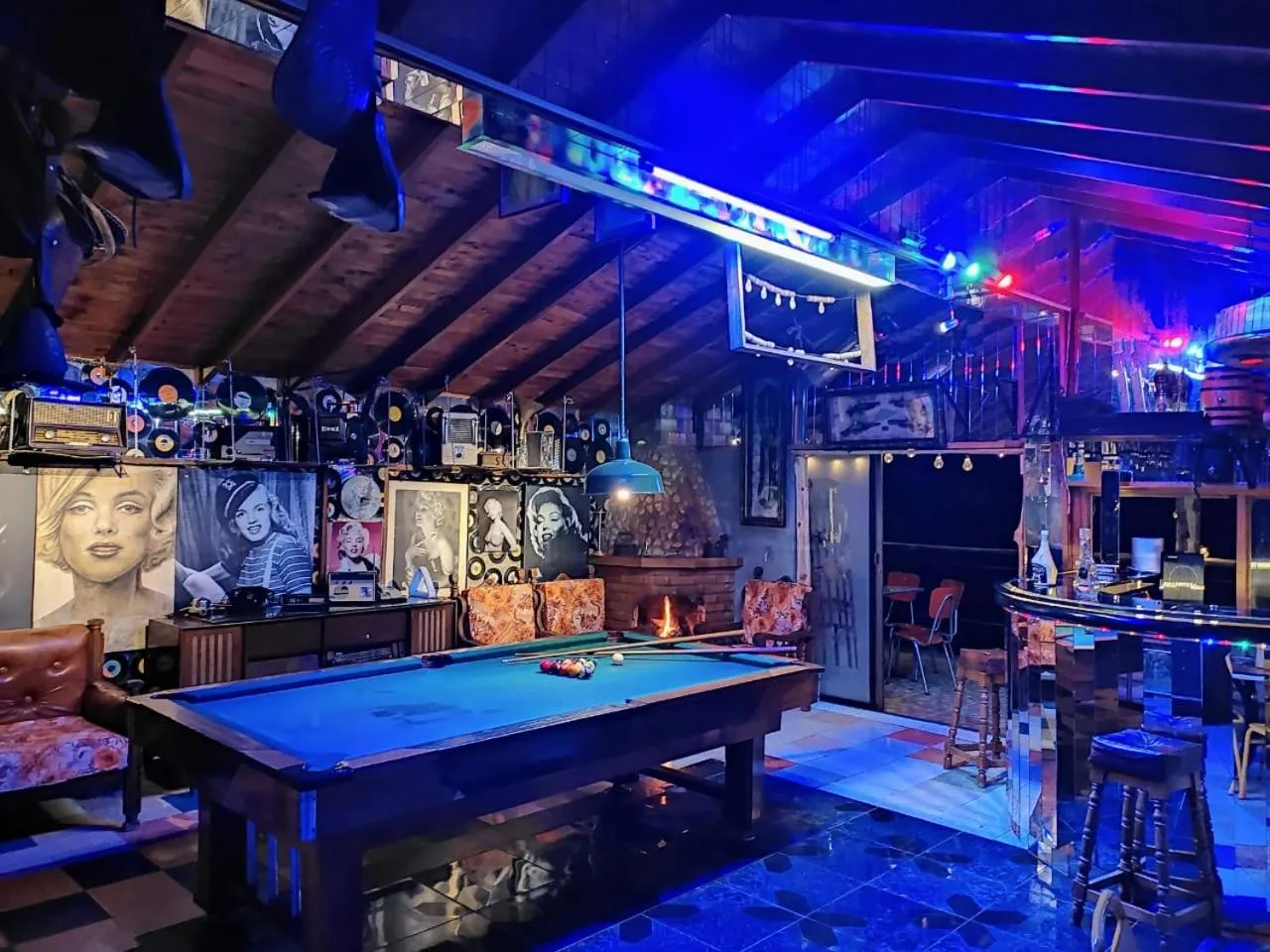 Restaurant/places to eat in BioHotel Ecohouse