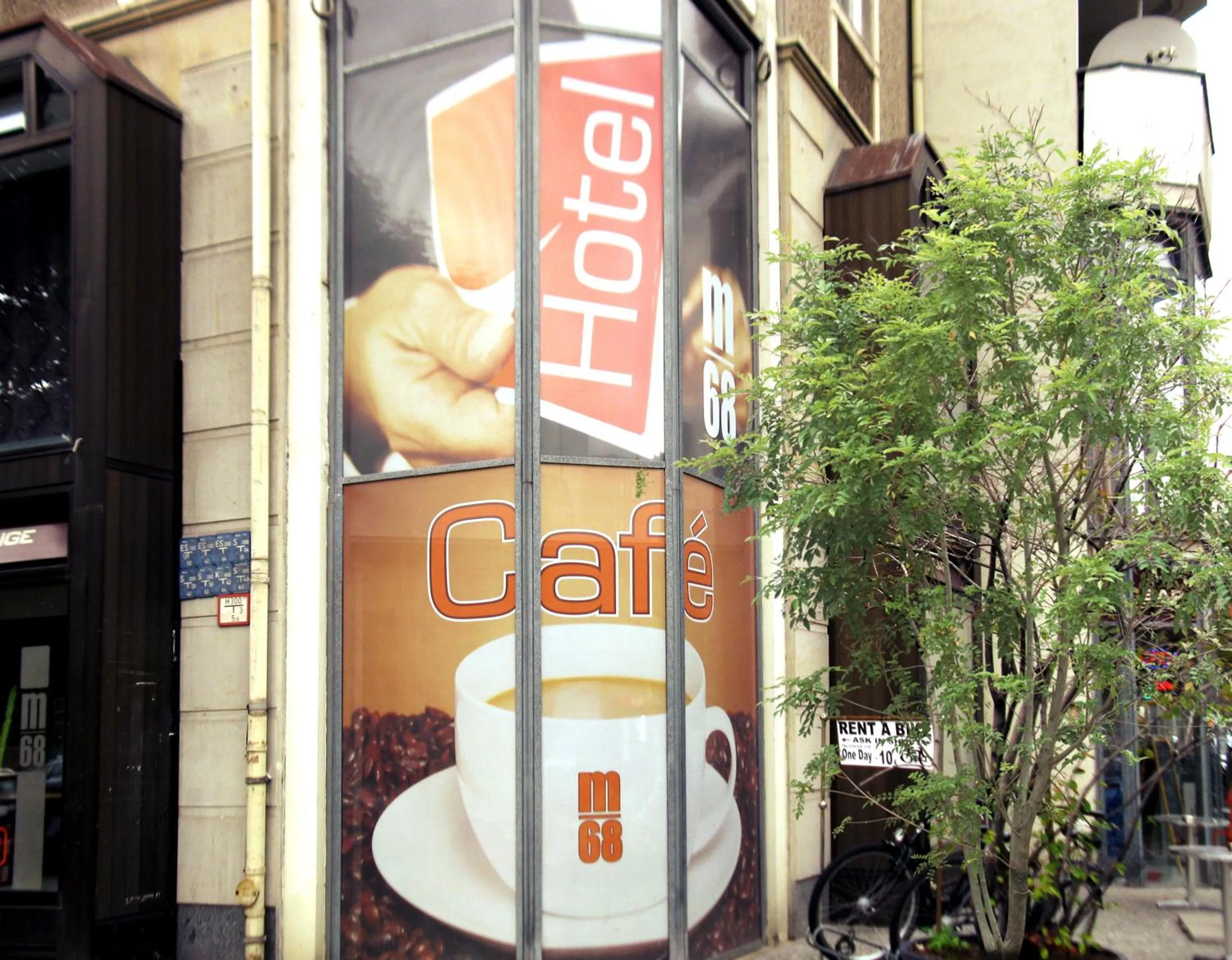 Facade/entrance in Hotel M68