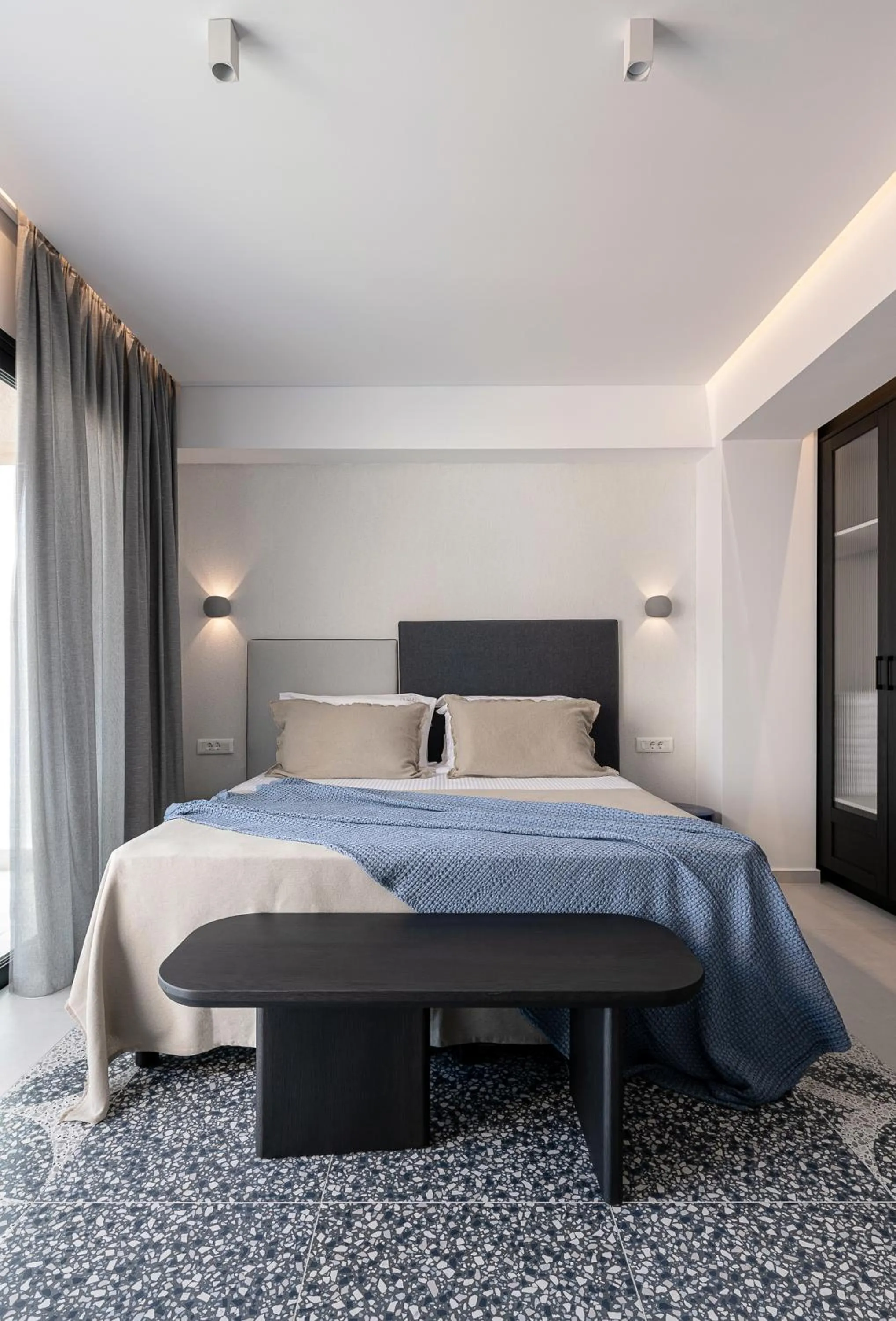 Photo of the whole room, Bed in Nuovo Luxury Suites