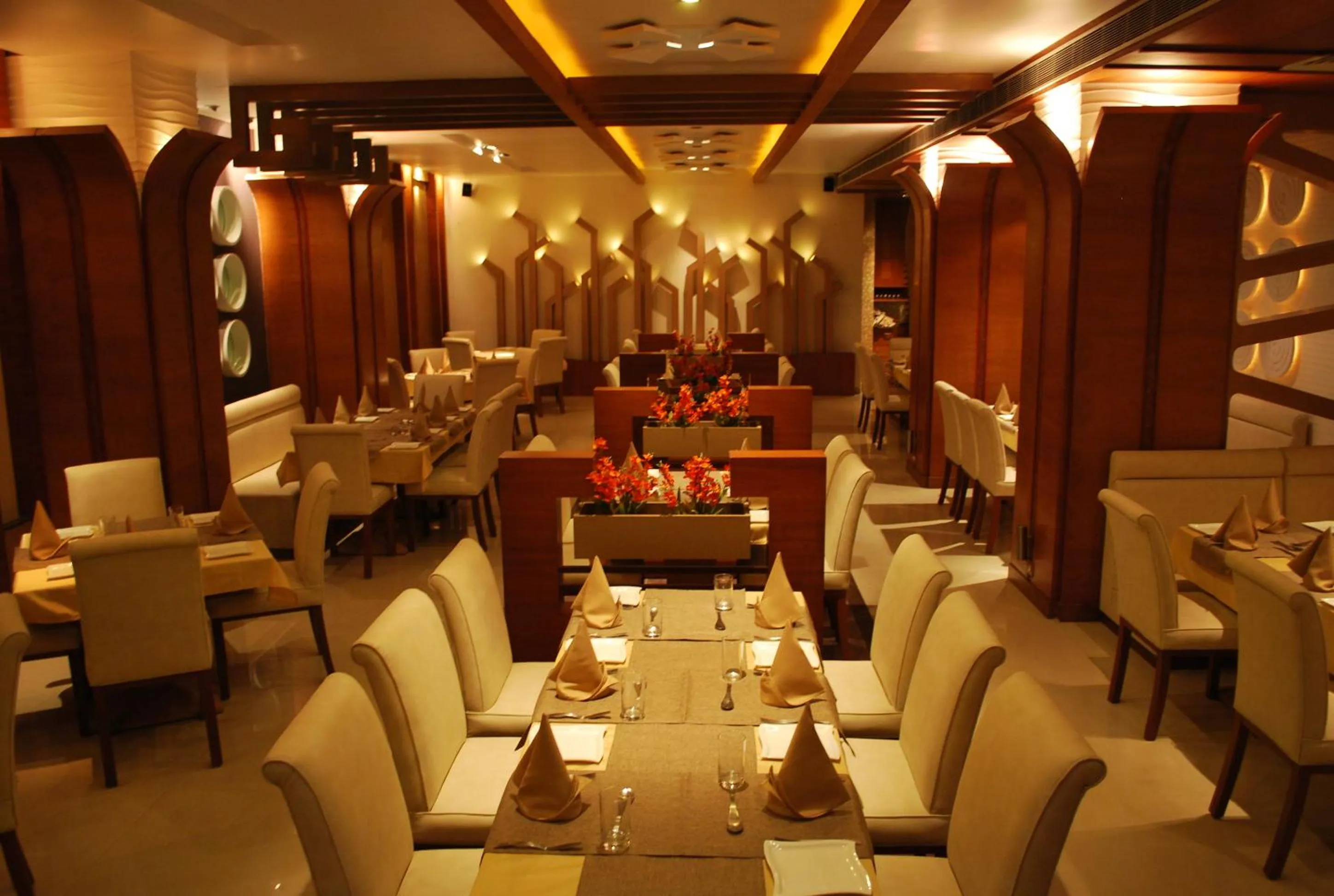 Restaurant/places to eat in Hotel Millennium