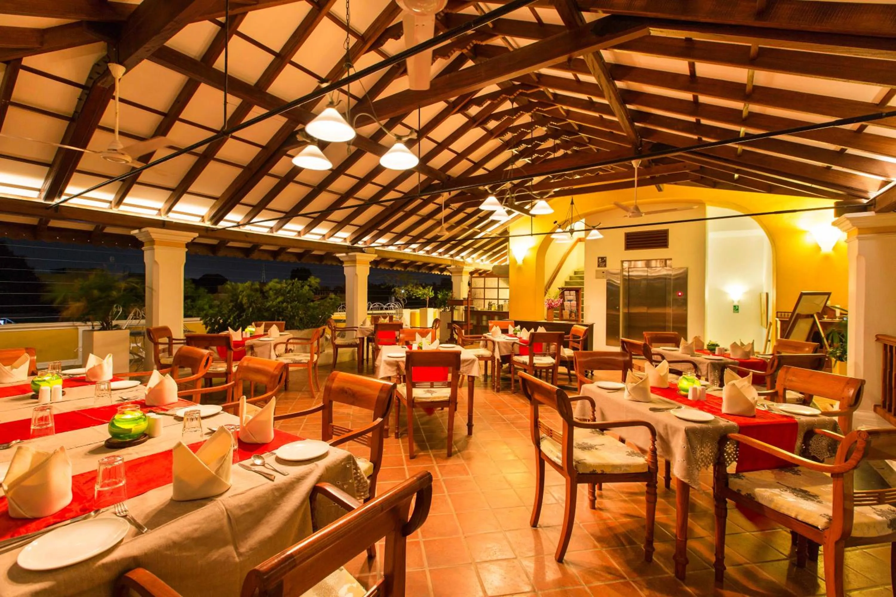 Restaurant/places to eat in Palais De Mahe - A CGH Earth Experience